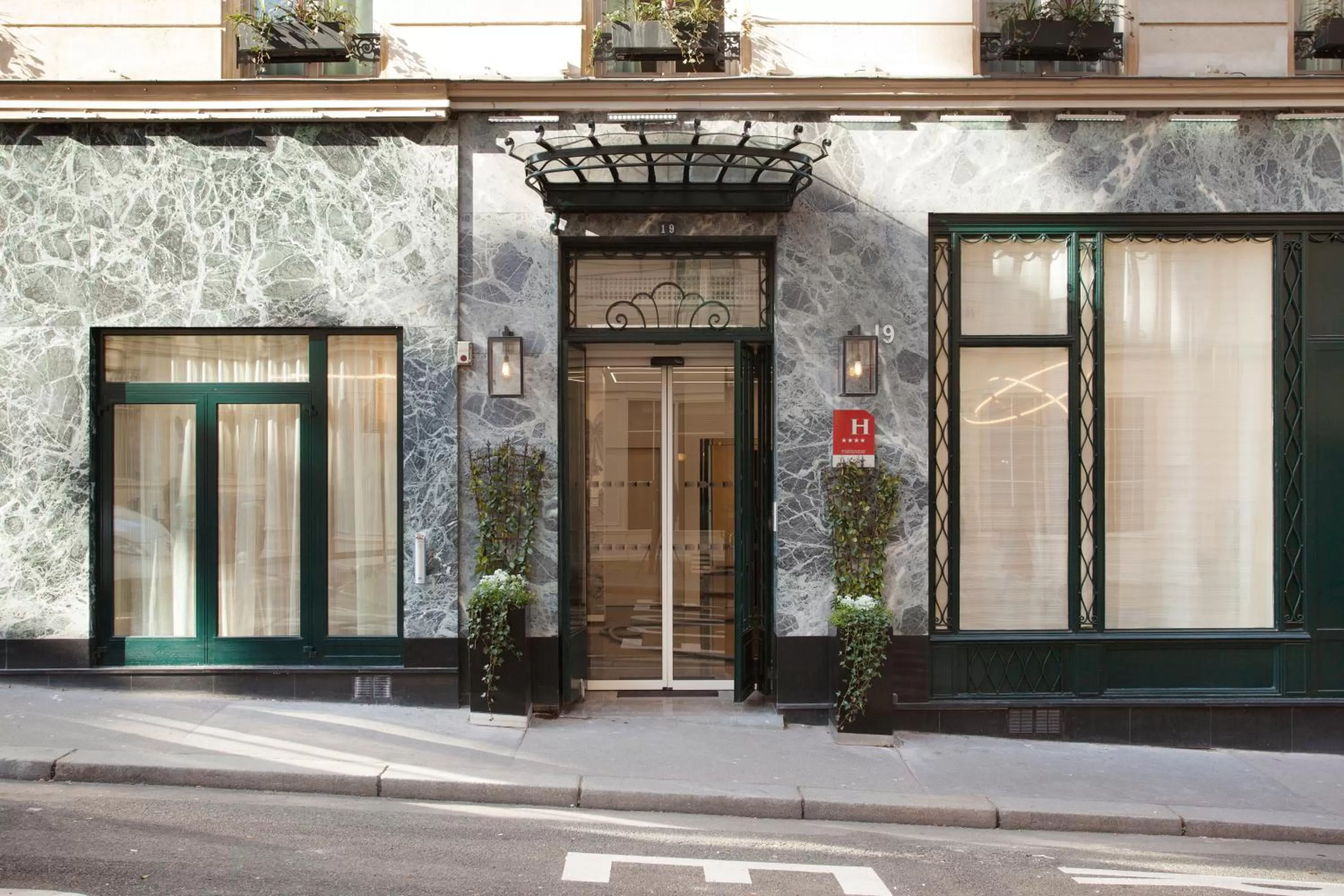 Facade/entrance in Grand Hotel Saint Michel