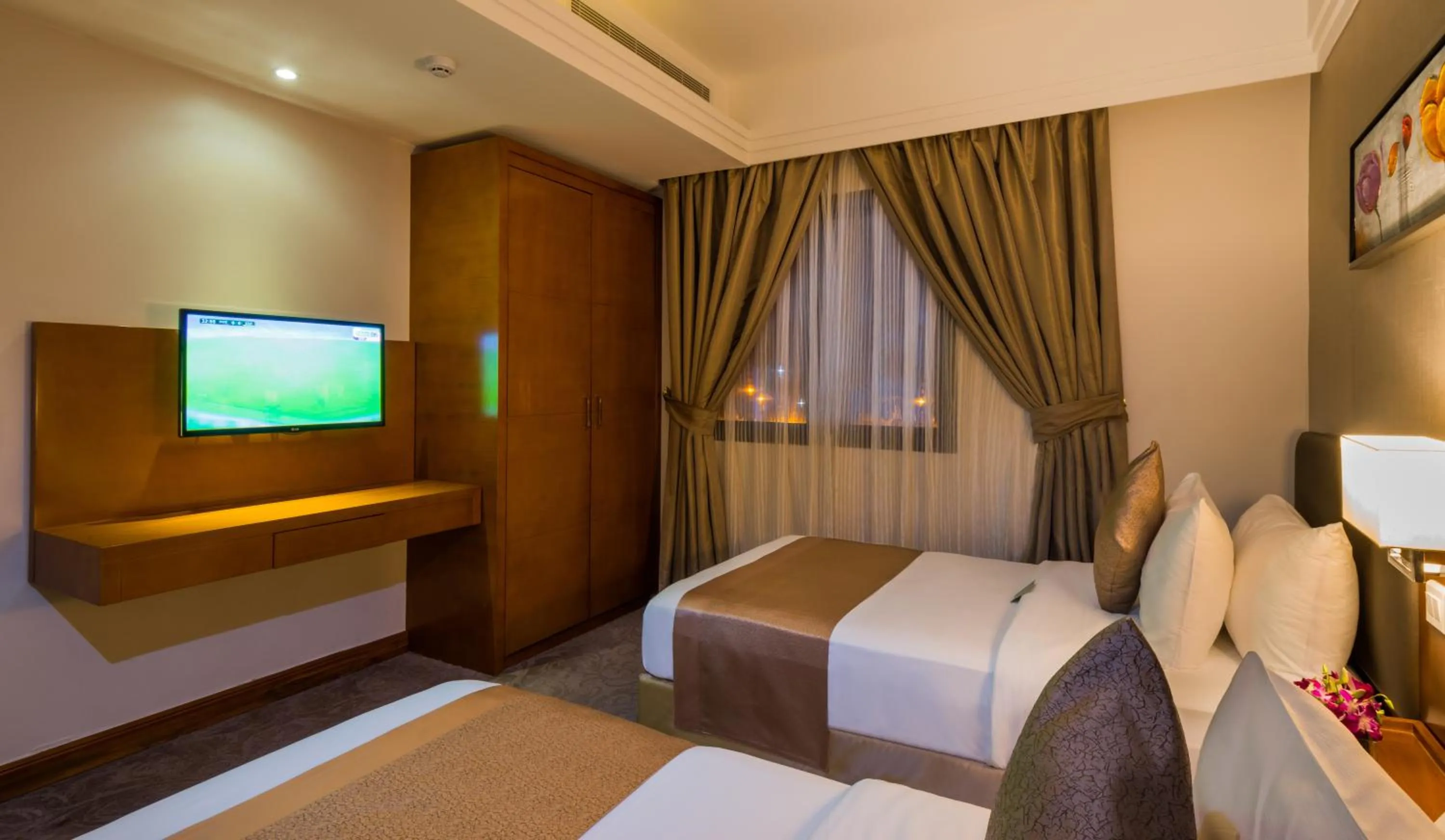 Photo of the whole room, Bed in Boudl Al Qasr