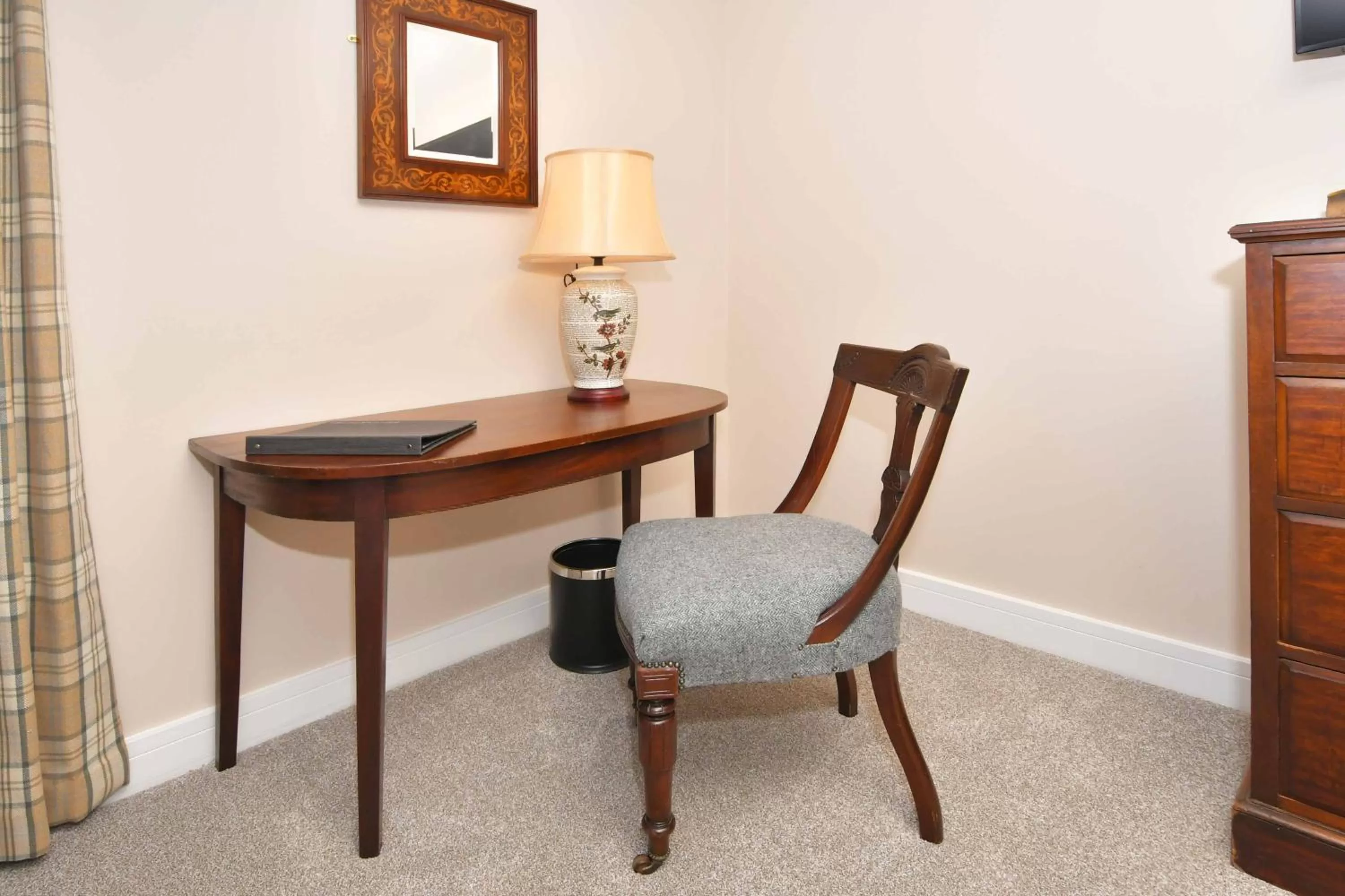 hair dresser in The Royal Oak