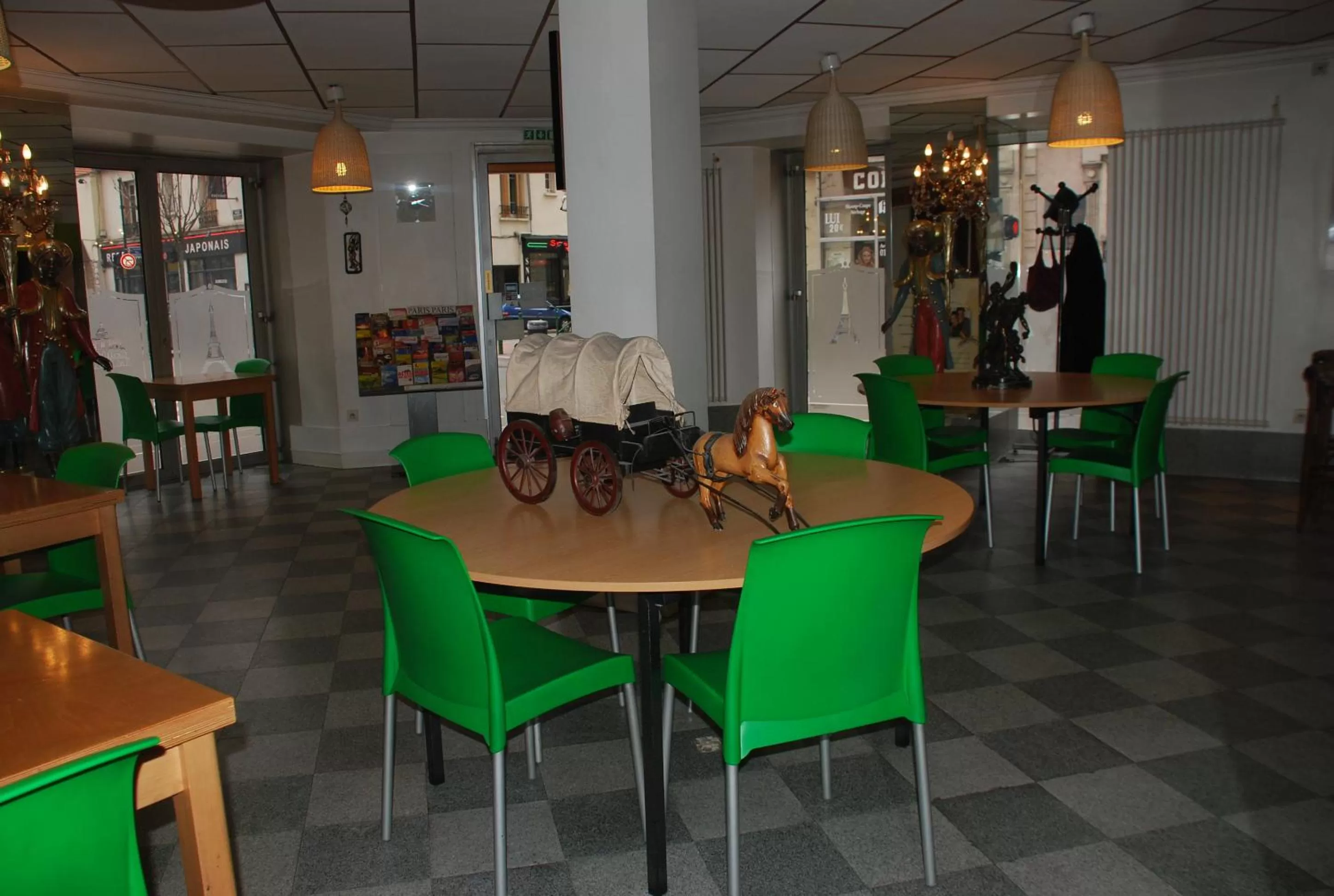 Restaurant/places to eat in Residence De La Tour Paris-Malakoff