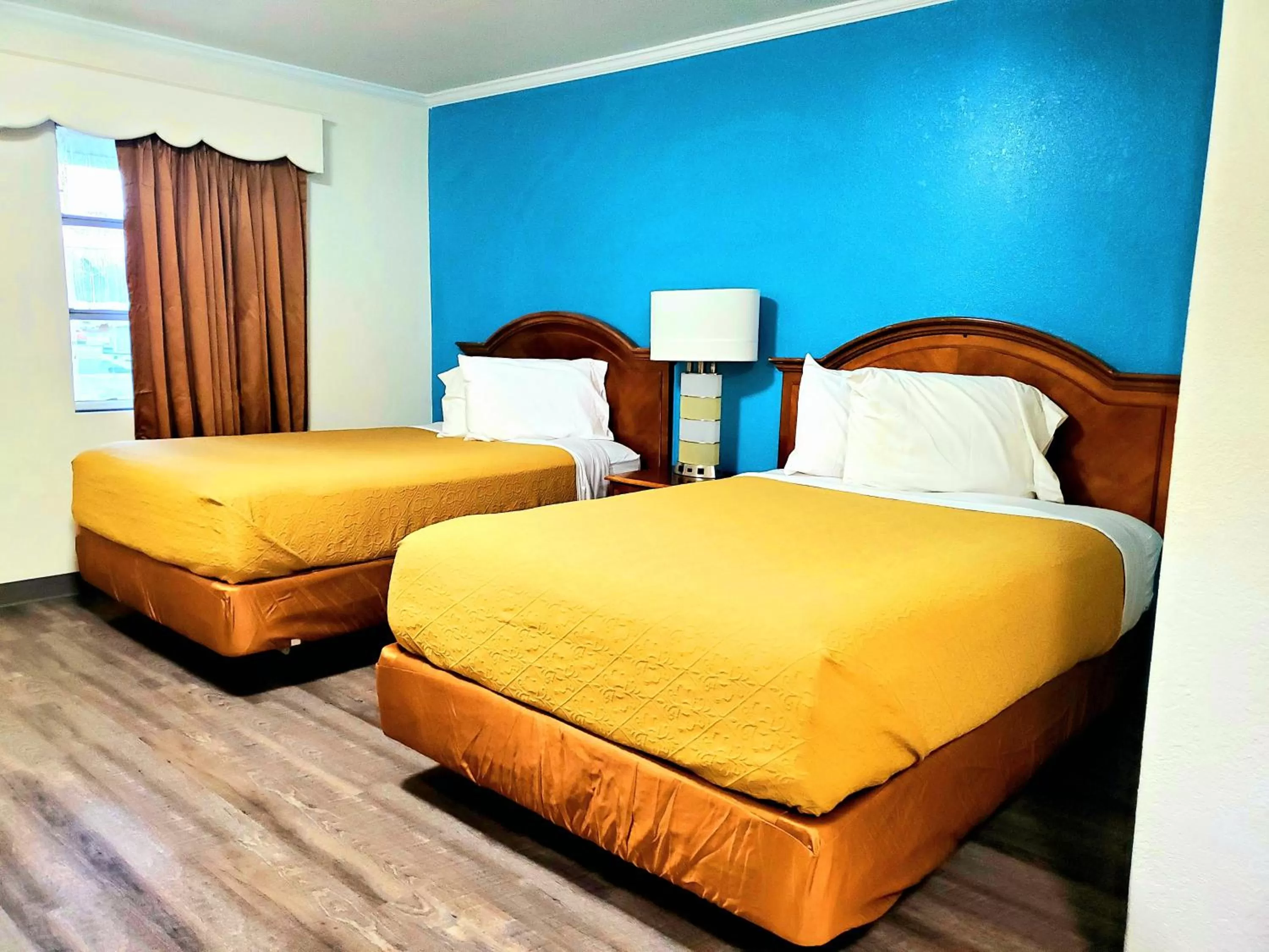 Bed in WILLIAMSTON INN