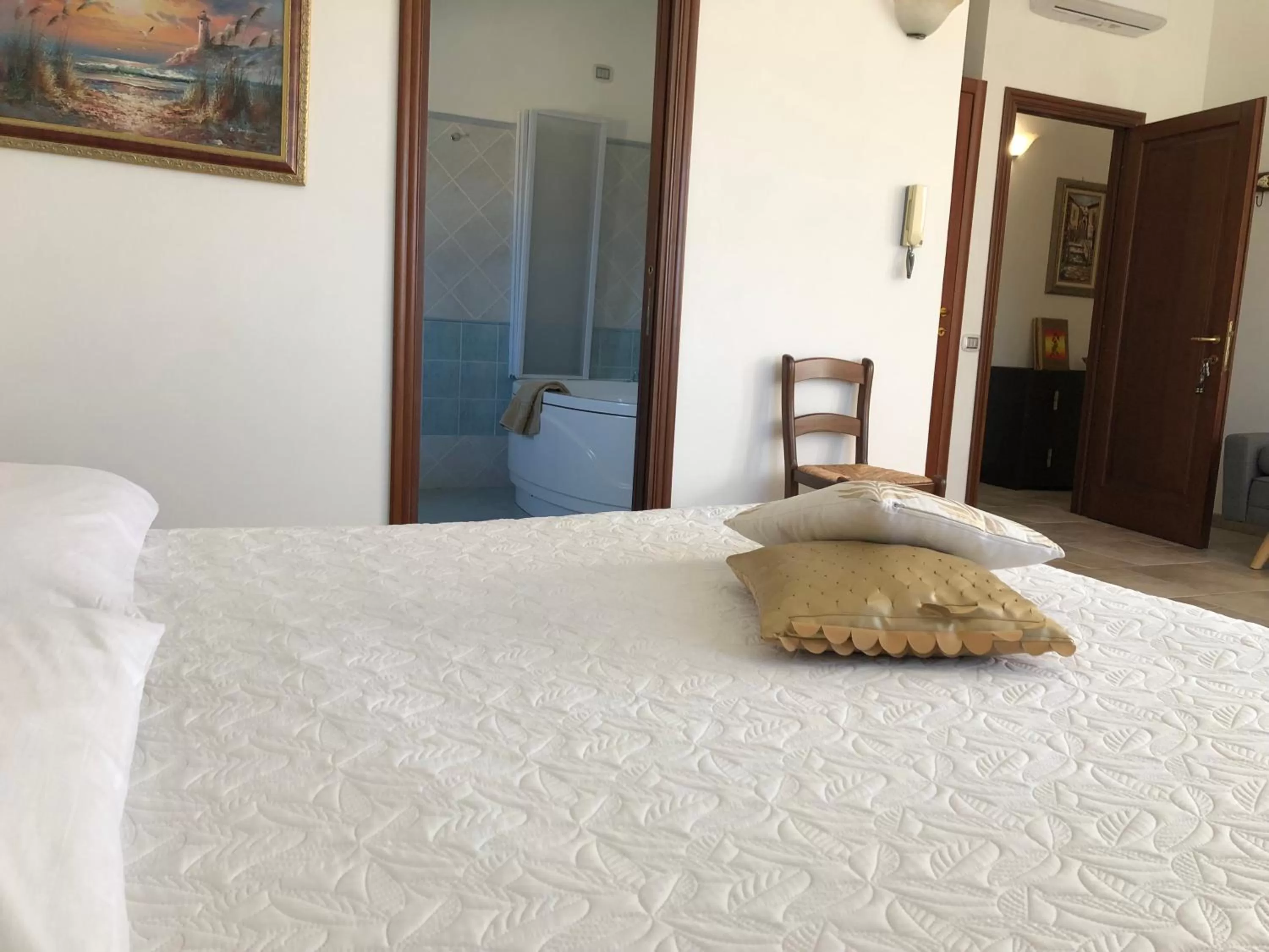 Deluxe Suite with Spa Bath in Luxury b&b