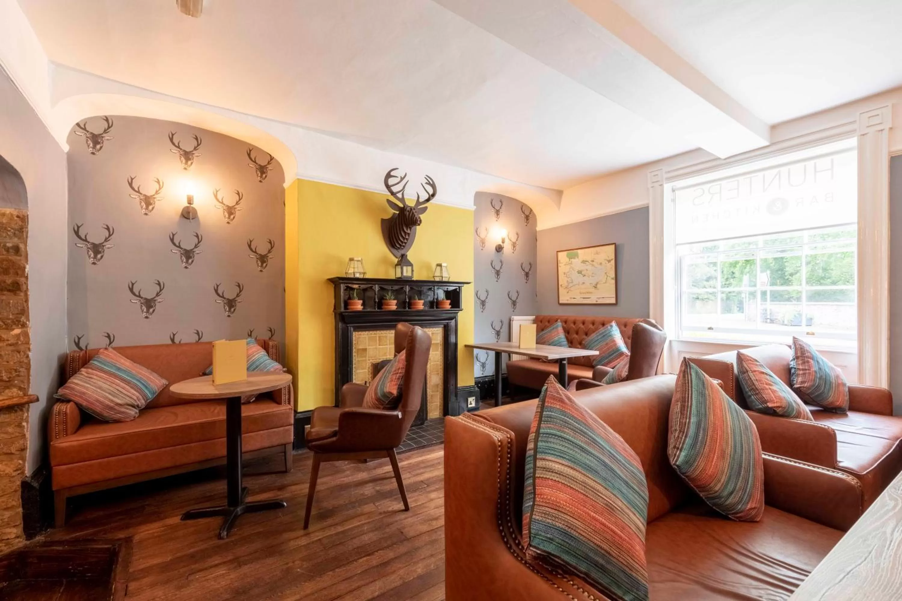 Restaurant/places to eat in Wisteria Hotel