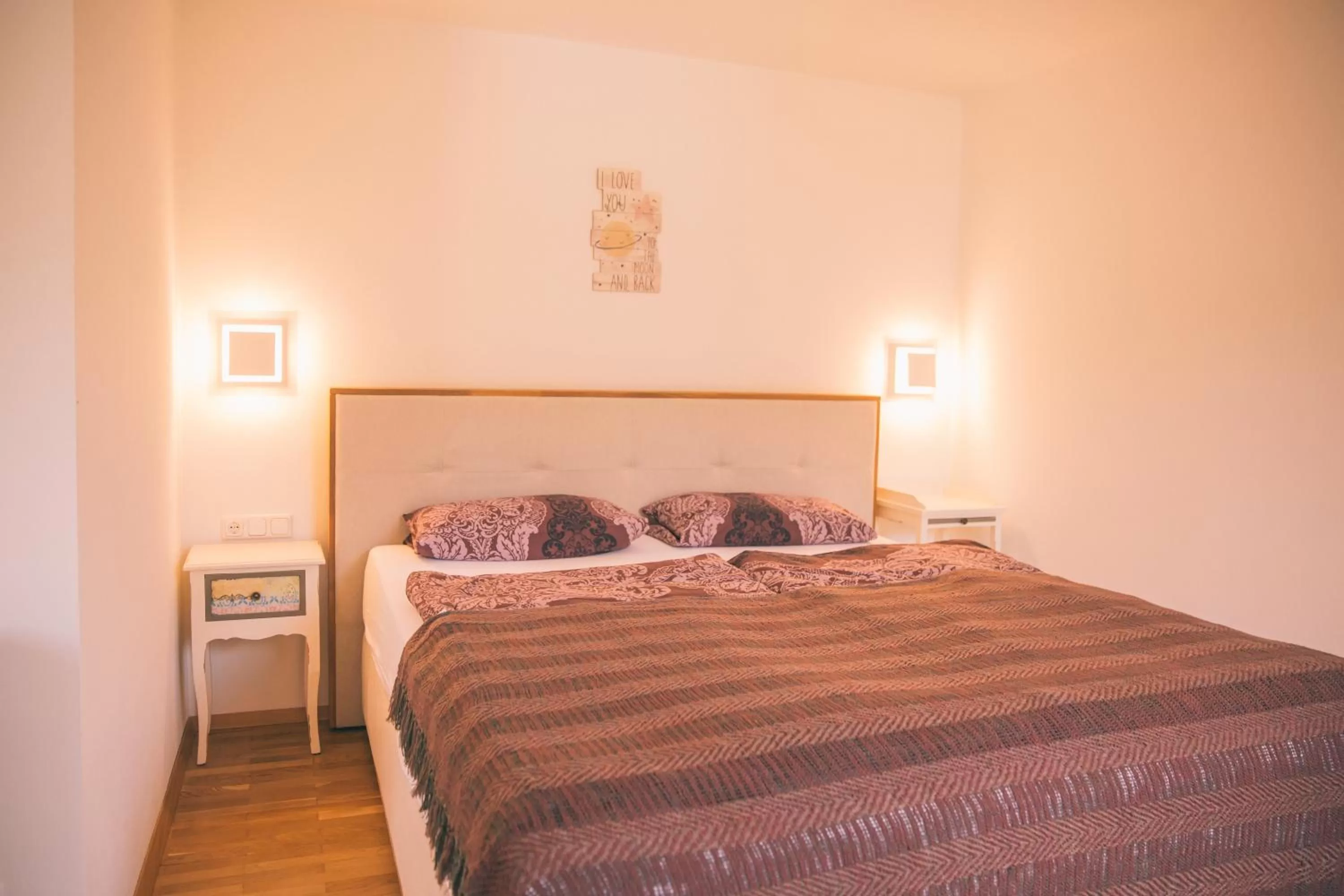 Photo of the whole room, Bed in Nefer, Haus