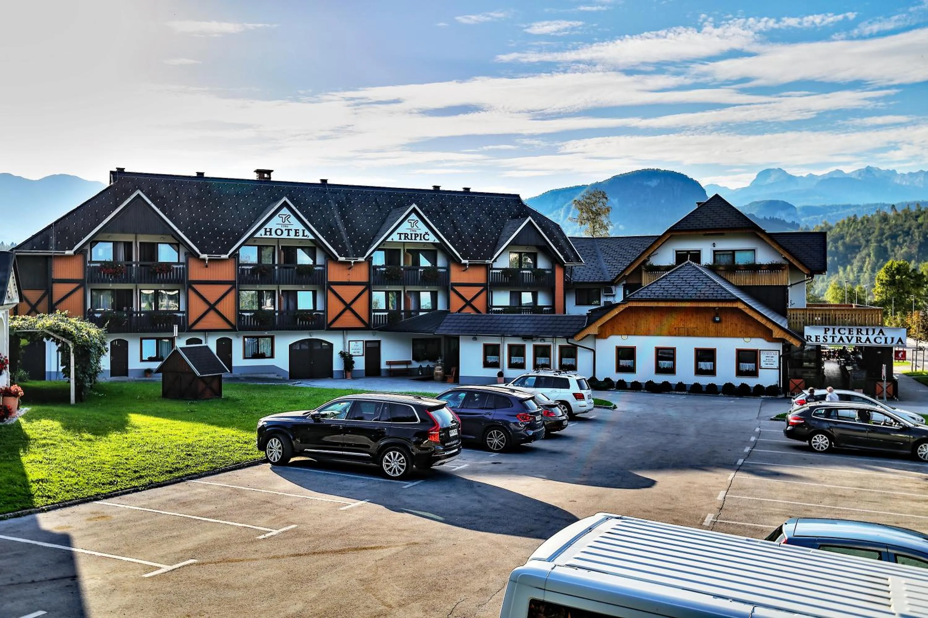 Property building in Hotel Tripič, restaurant and pizzeria