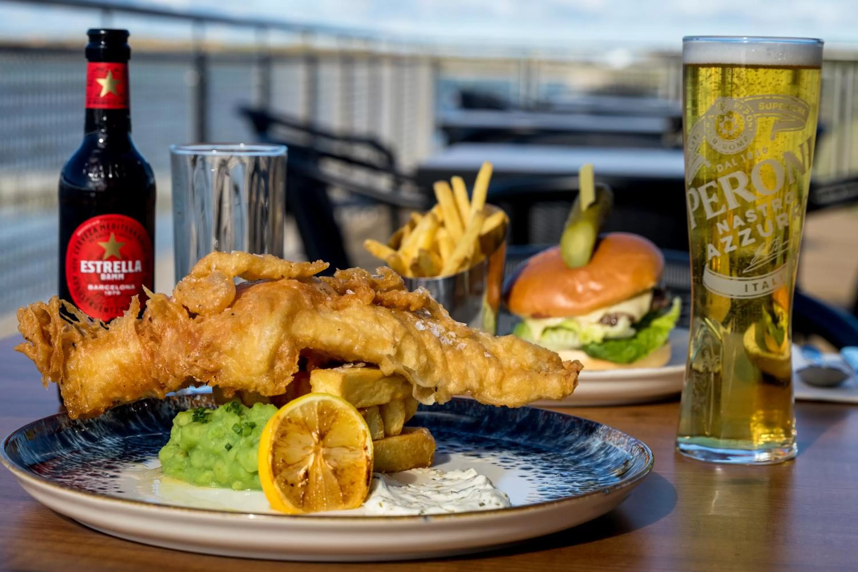 Restaurant/places to eat in The Lake House