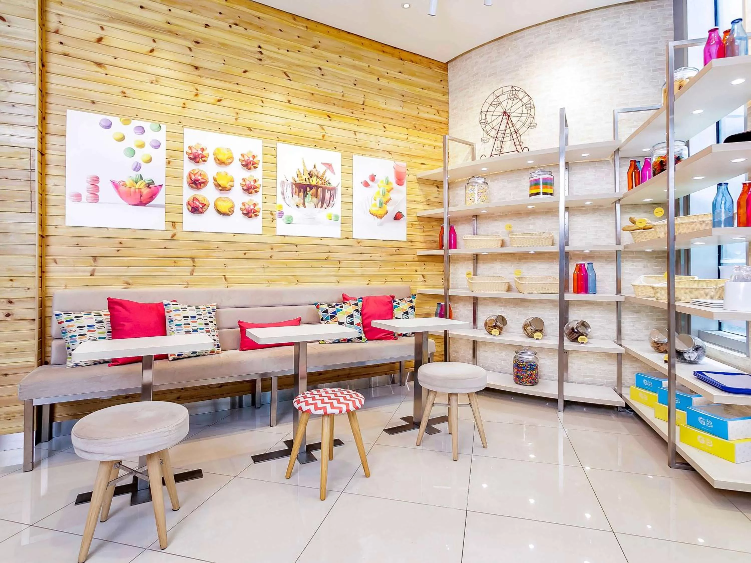 Restaurant/places to eat in Novotel Manila Araneta City Hotel