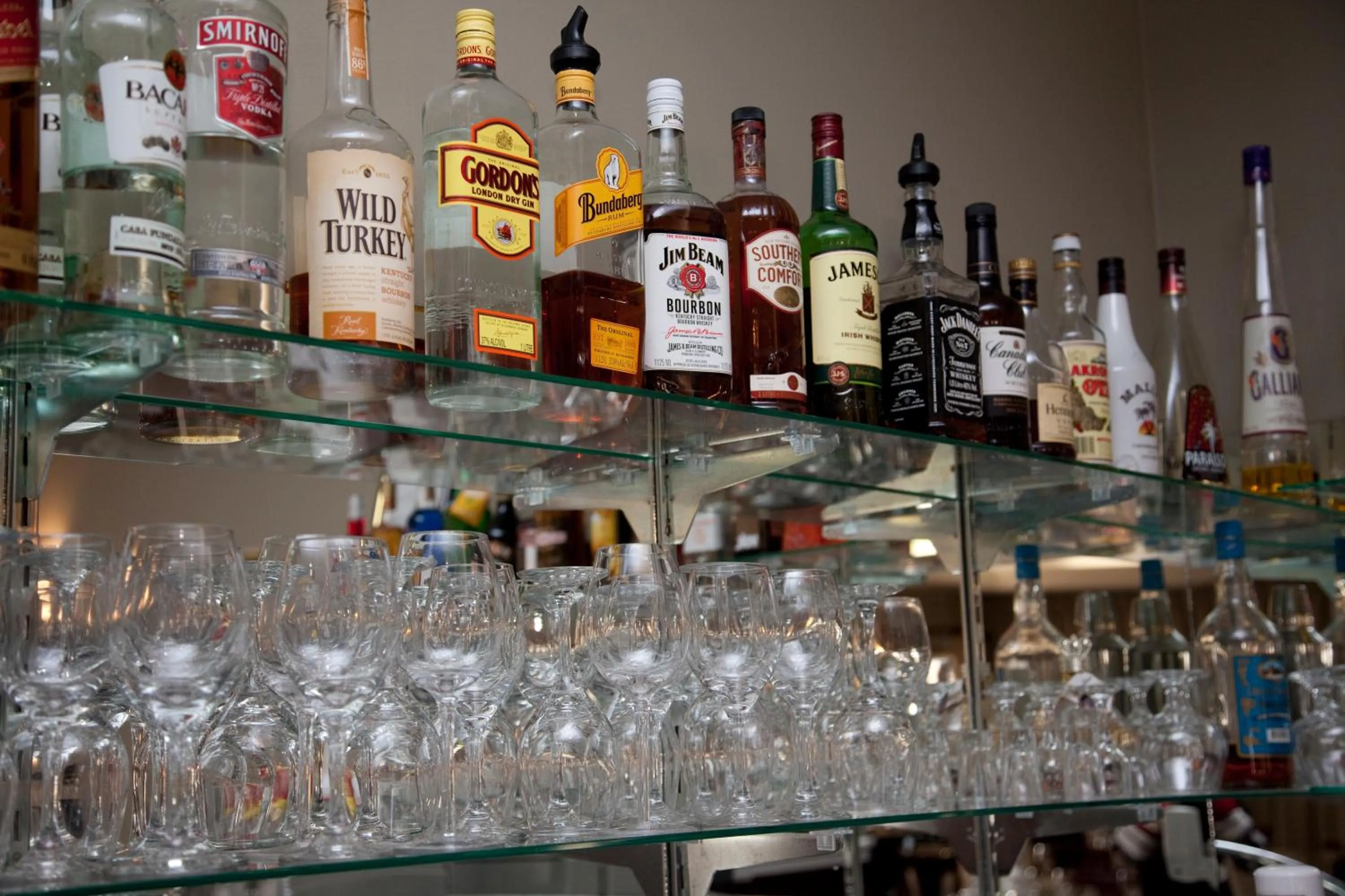 Restaurant/places to eat in Best Western Plus Ambassador Orange