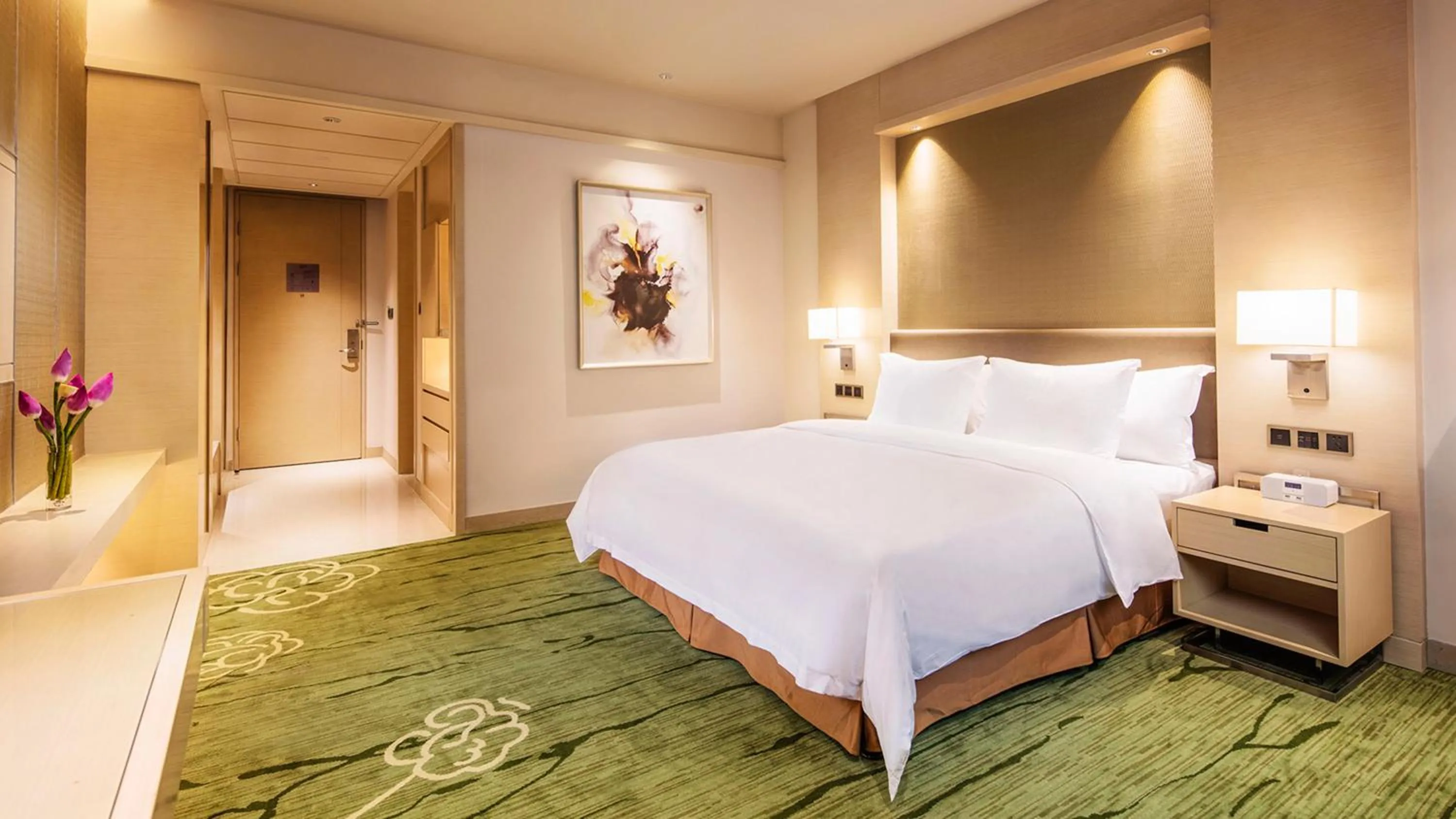 Photo of the whole room, Bed in Holiday Inn Chongqing University Town by IHG