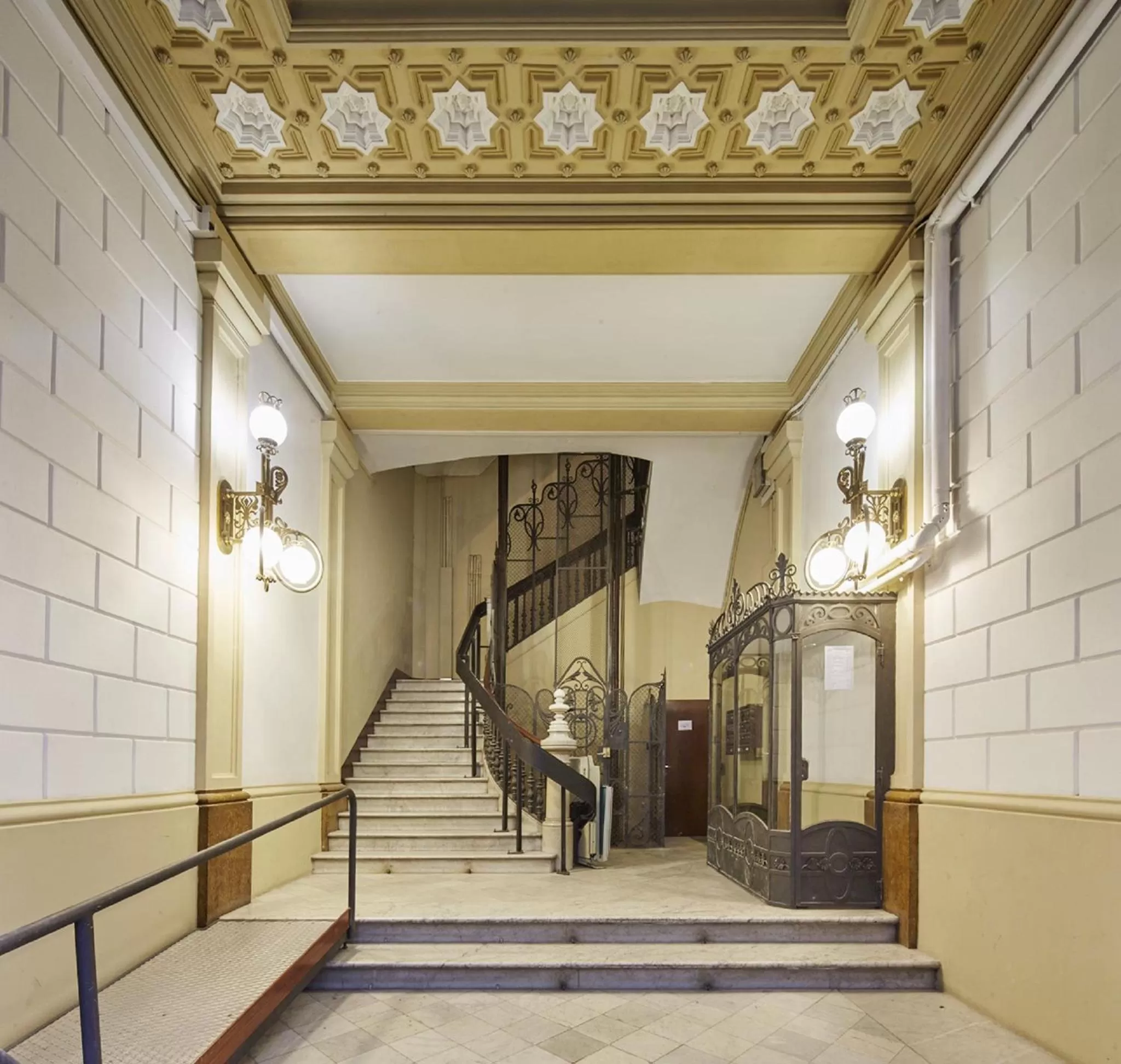 Facade/entrance in Casa Abamita