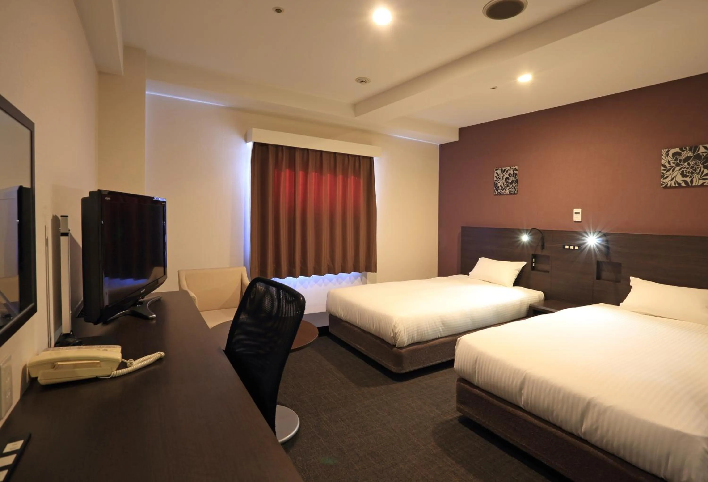 Photo of the whole room, Bed in Smile Hotel Kyoto Shijo