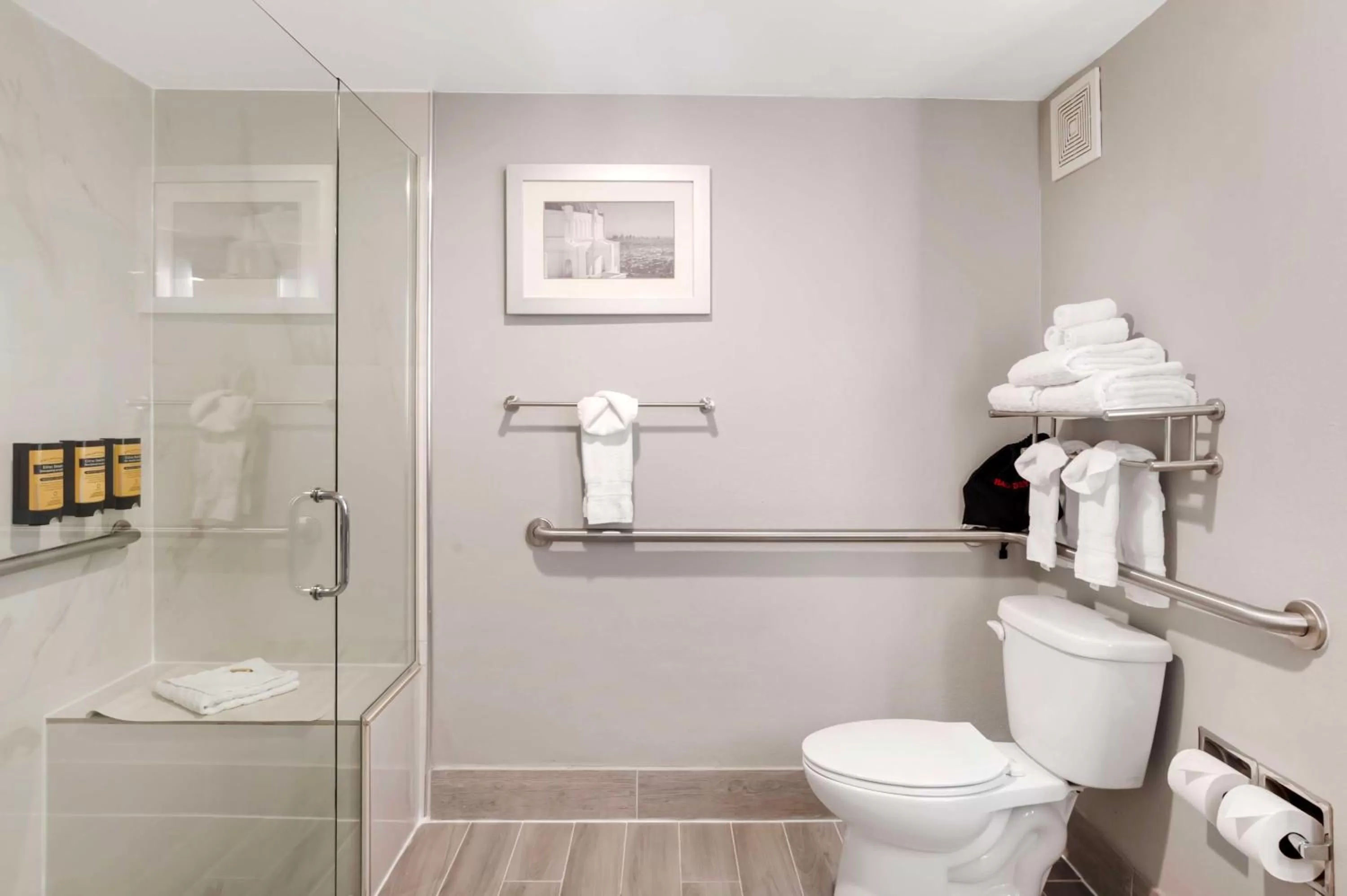 Bathroom in Best Western Plus Commerce Hotel