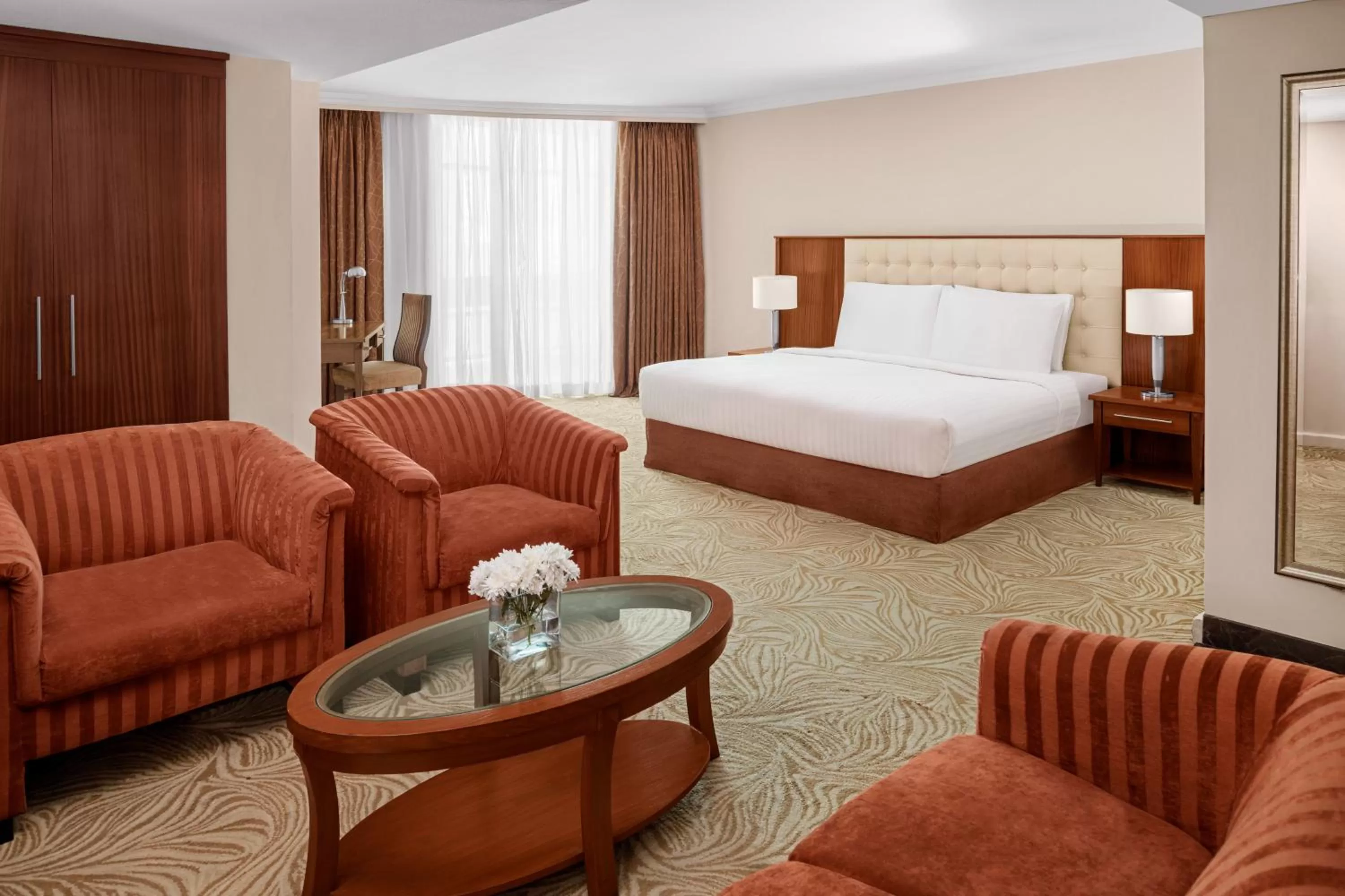 Bedroom, Bed in Mövenpick Hotel Karachi