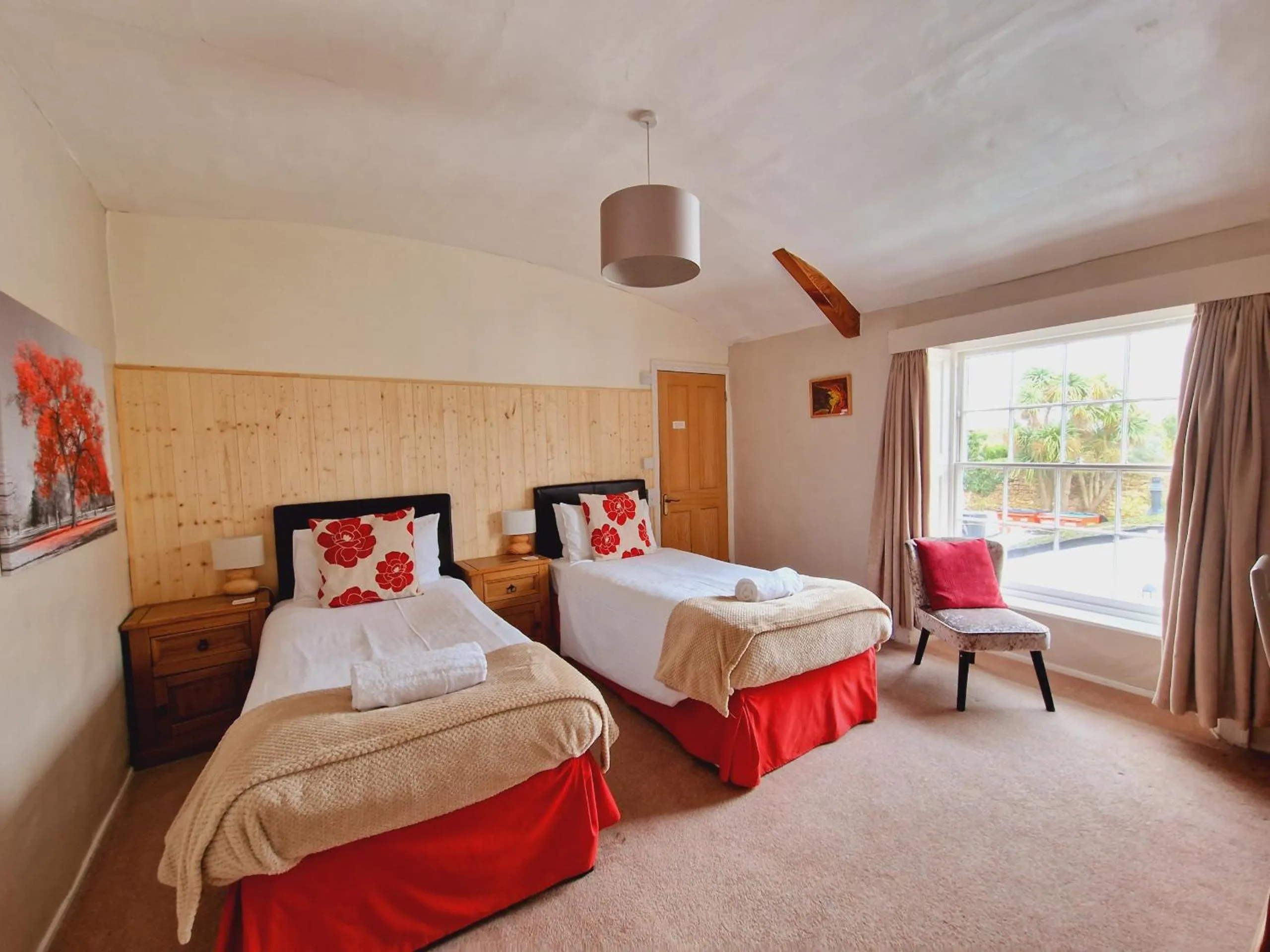 Superior Twin Room - single occupancy in The White House Guest House