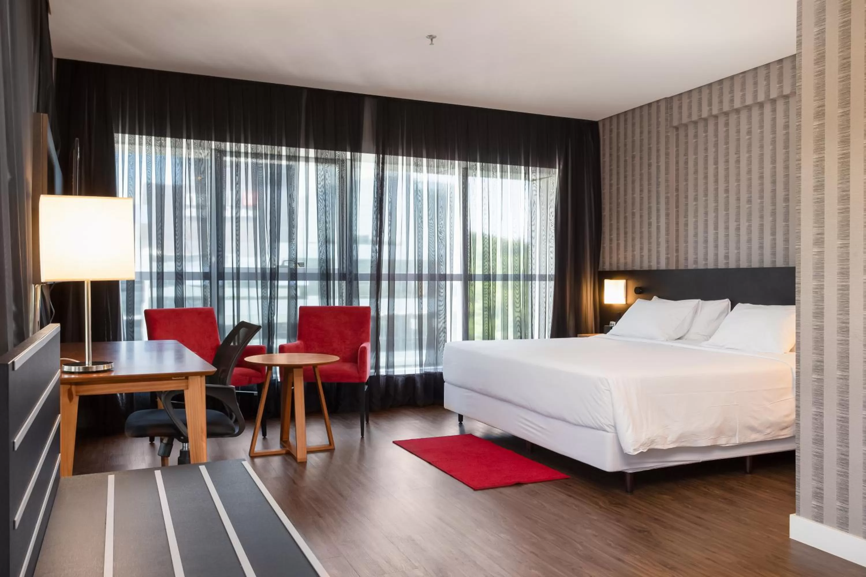 Photo of the whole room, Bed in Hilton Garden Inn Praia Brava