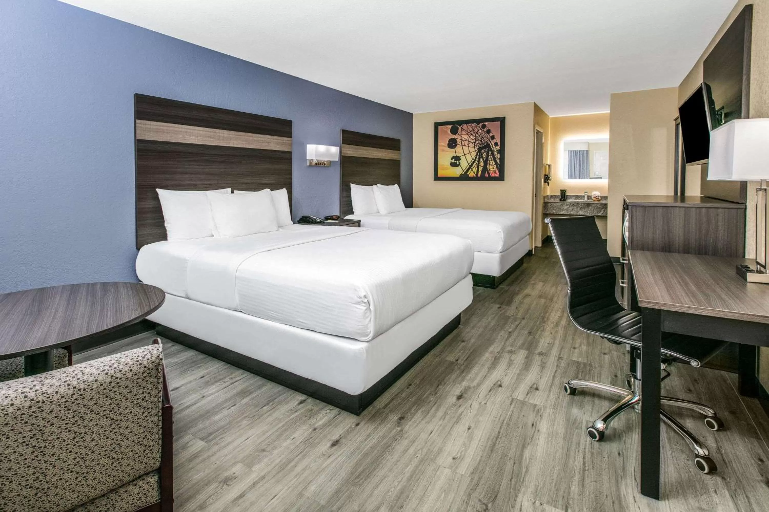 Photo of the whole room, Bed in Days Inn by Wyndham Waco Near Downtown University