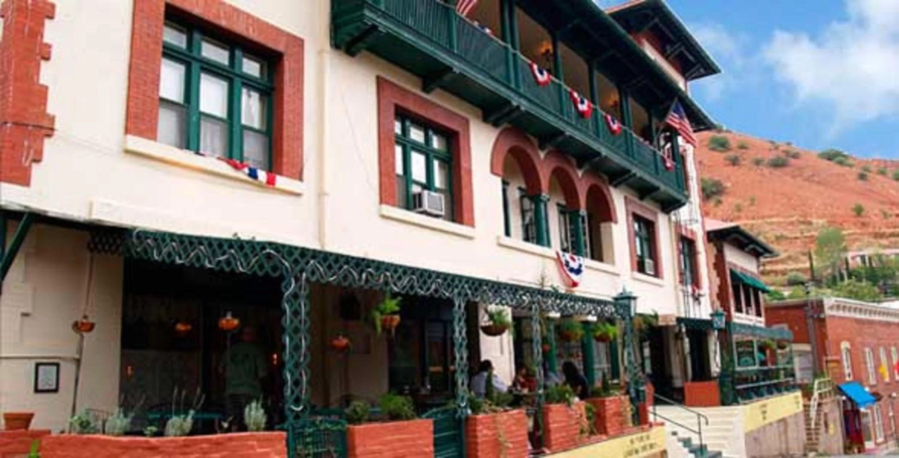 Facade/entrance in Copper Queen Hotel