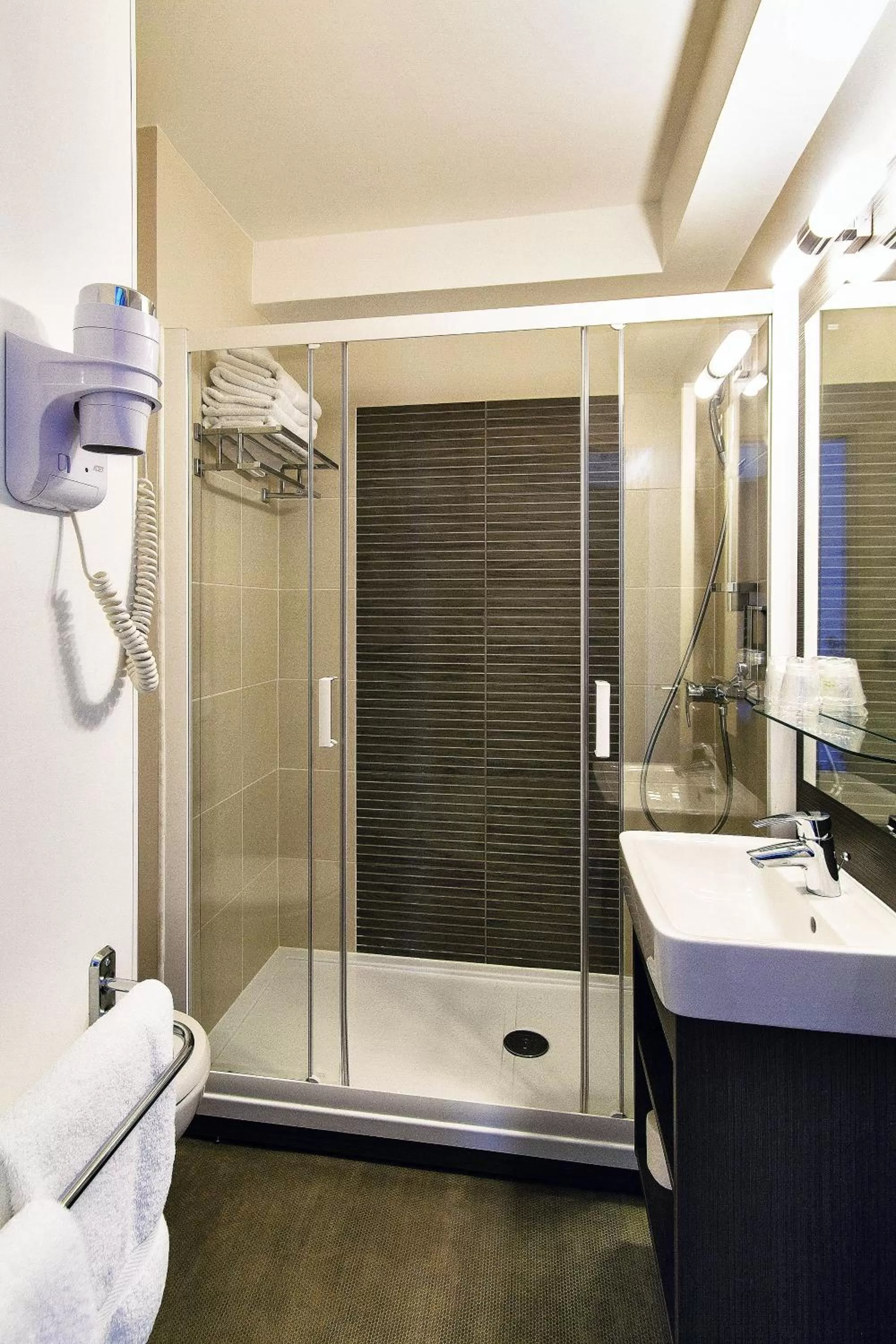 Bathroom in Forme-hotel & Spa Montpellier Sud-Est - Parc Expositions - Arena