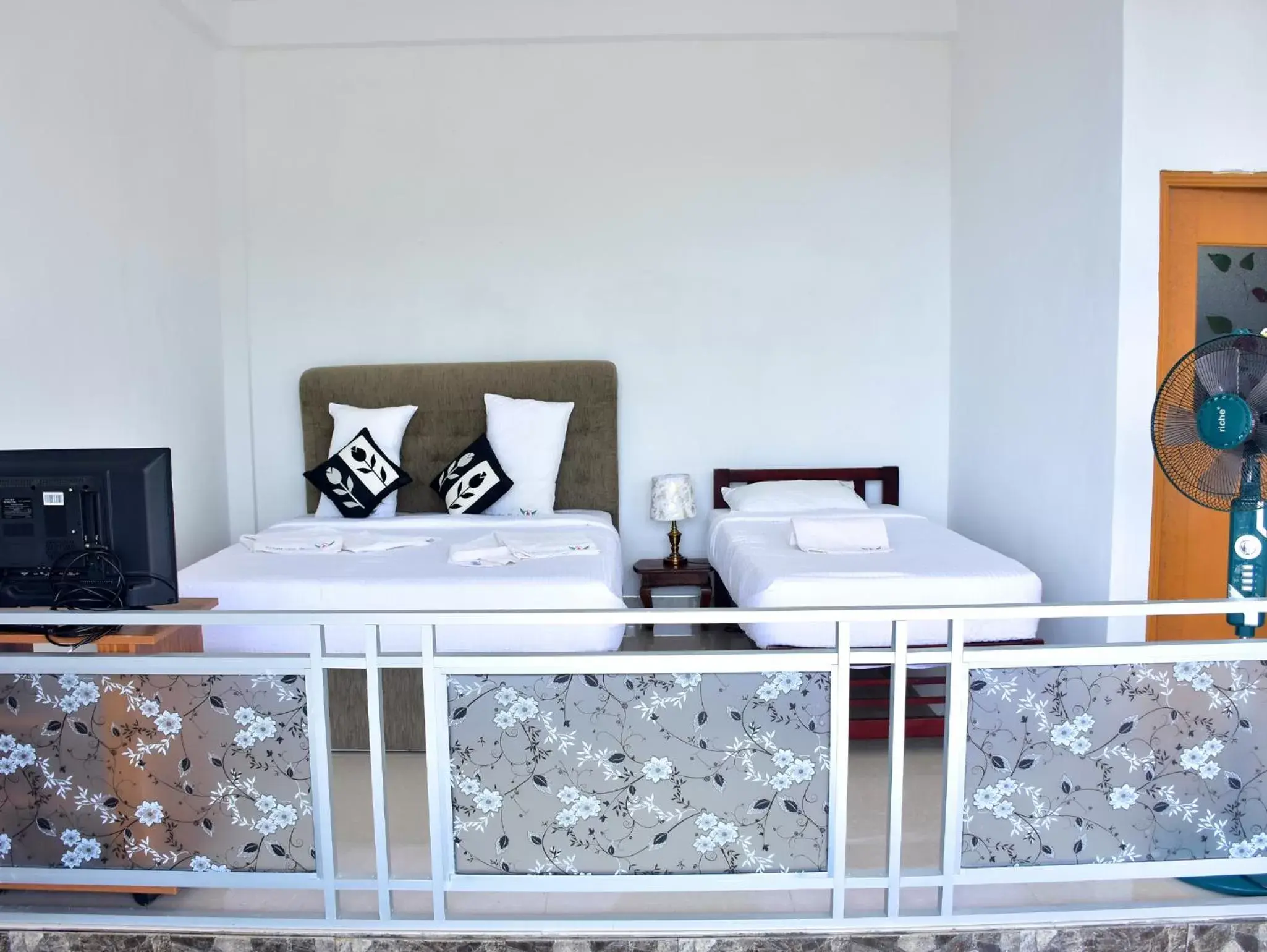 Deluxe Family Room in Ornateview Hotel Deluxe Family Room in Ornateview Hotel