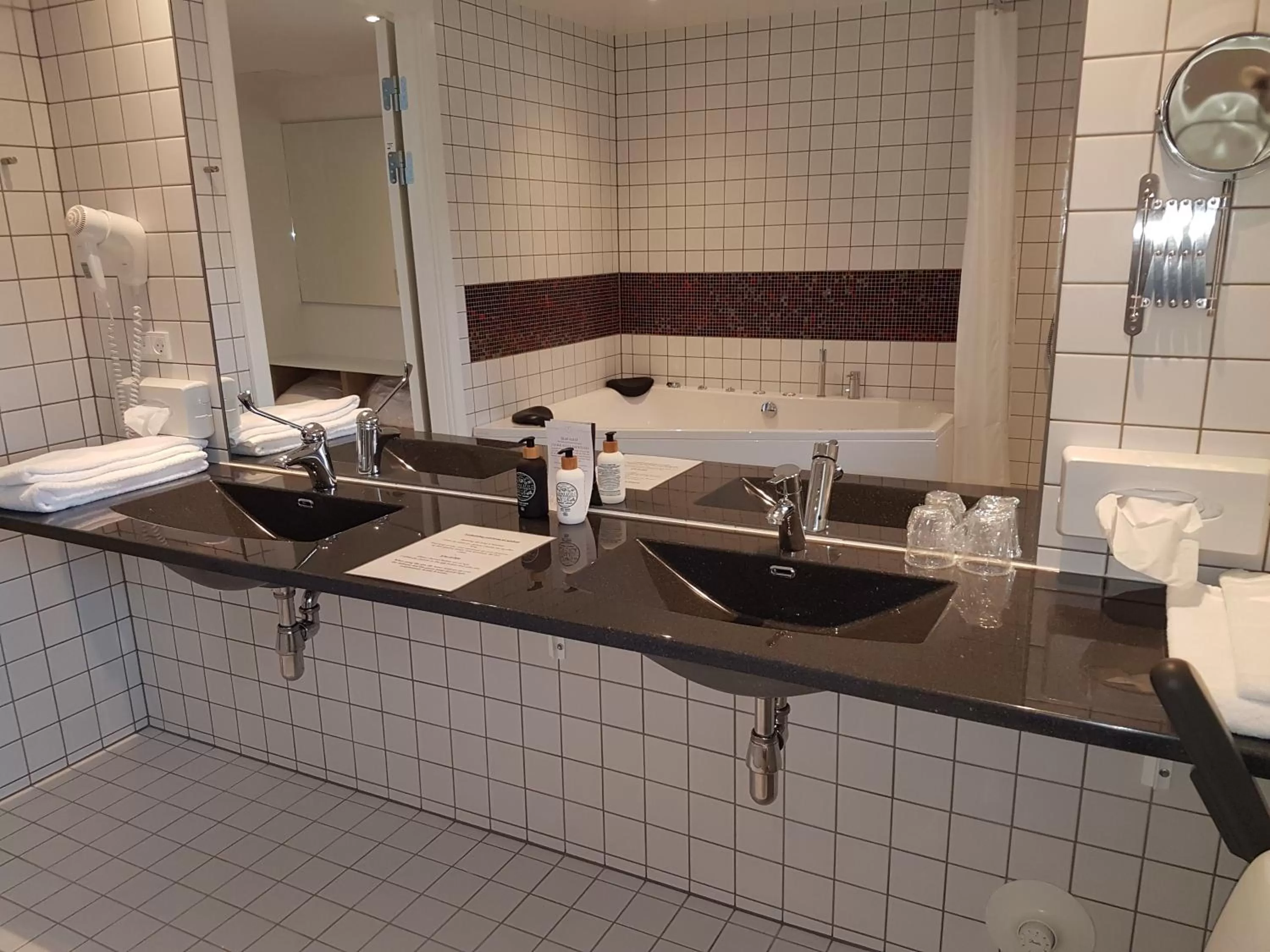 Bathroom in Hotel Strandparken