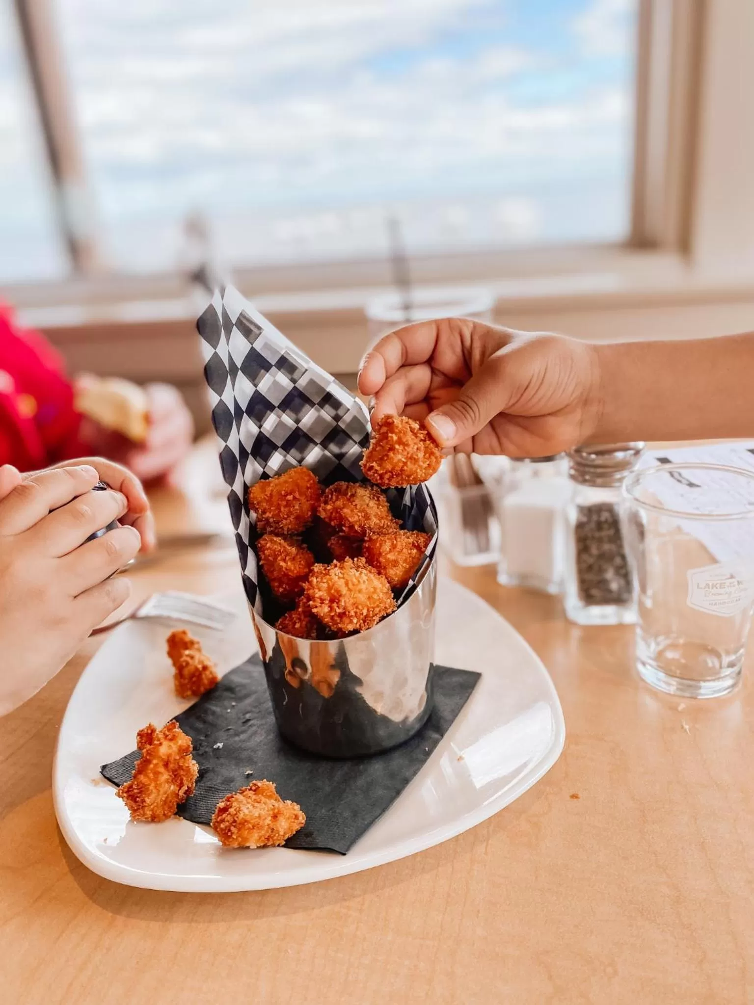 Restaurant/places to eat in La Place Rendez-Vous Hotel