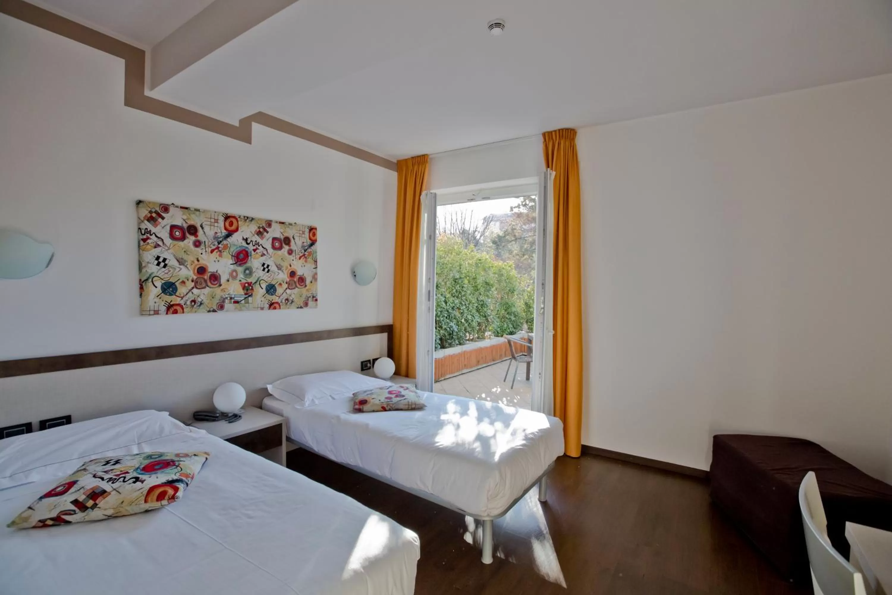 Bed in Hotel Lago di Como