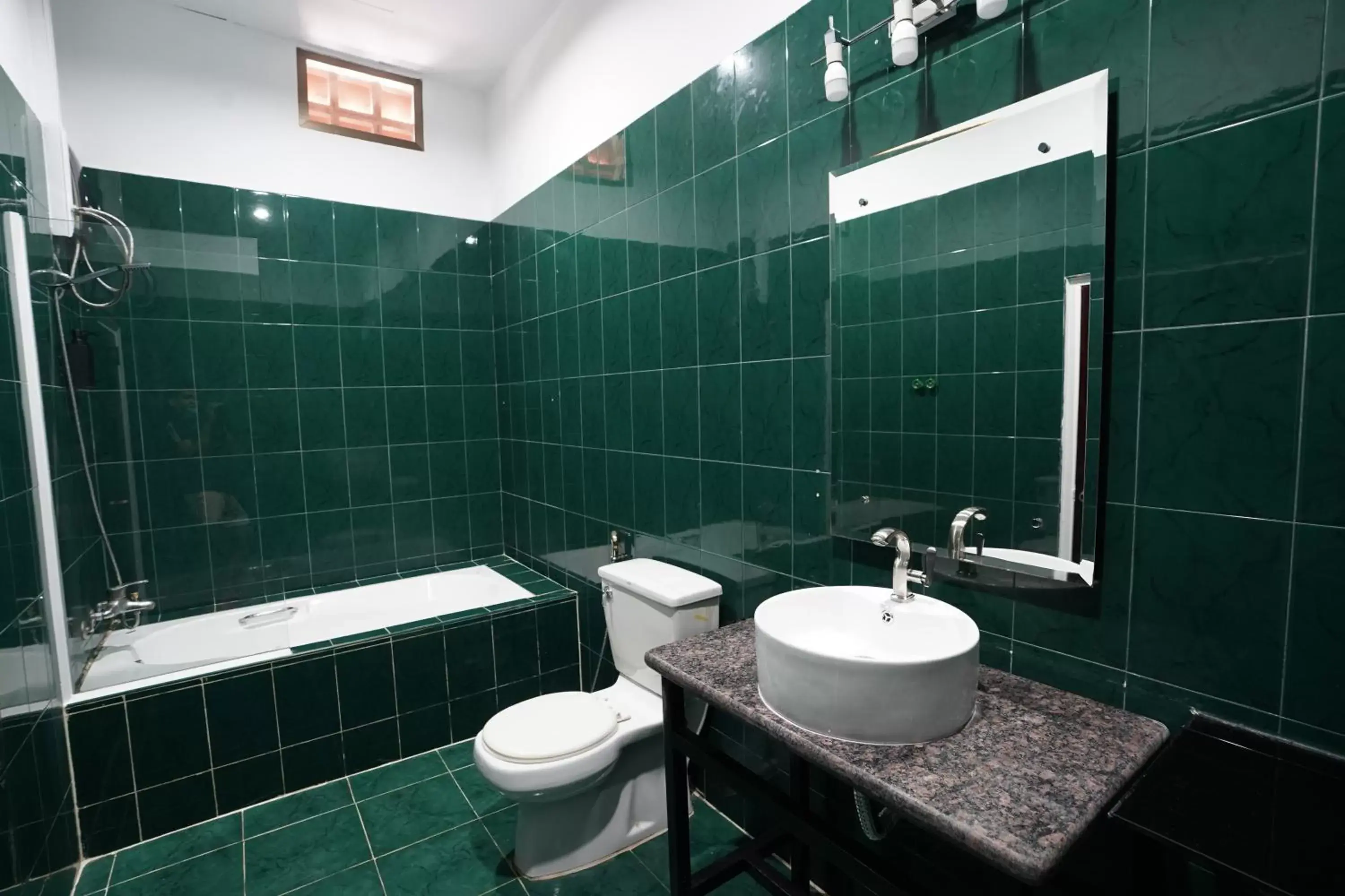 Deluxe King Room in Birdcage Boutique Deluxe King Room in Birdcage Boutique