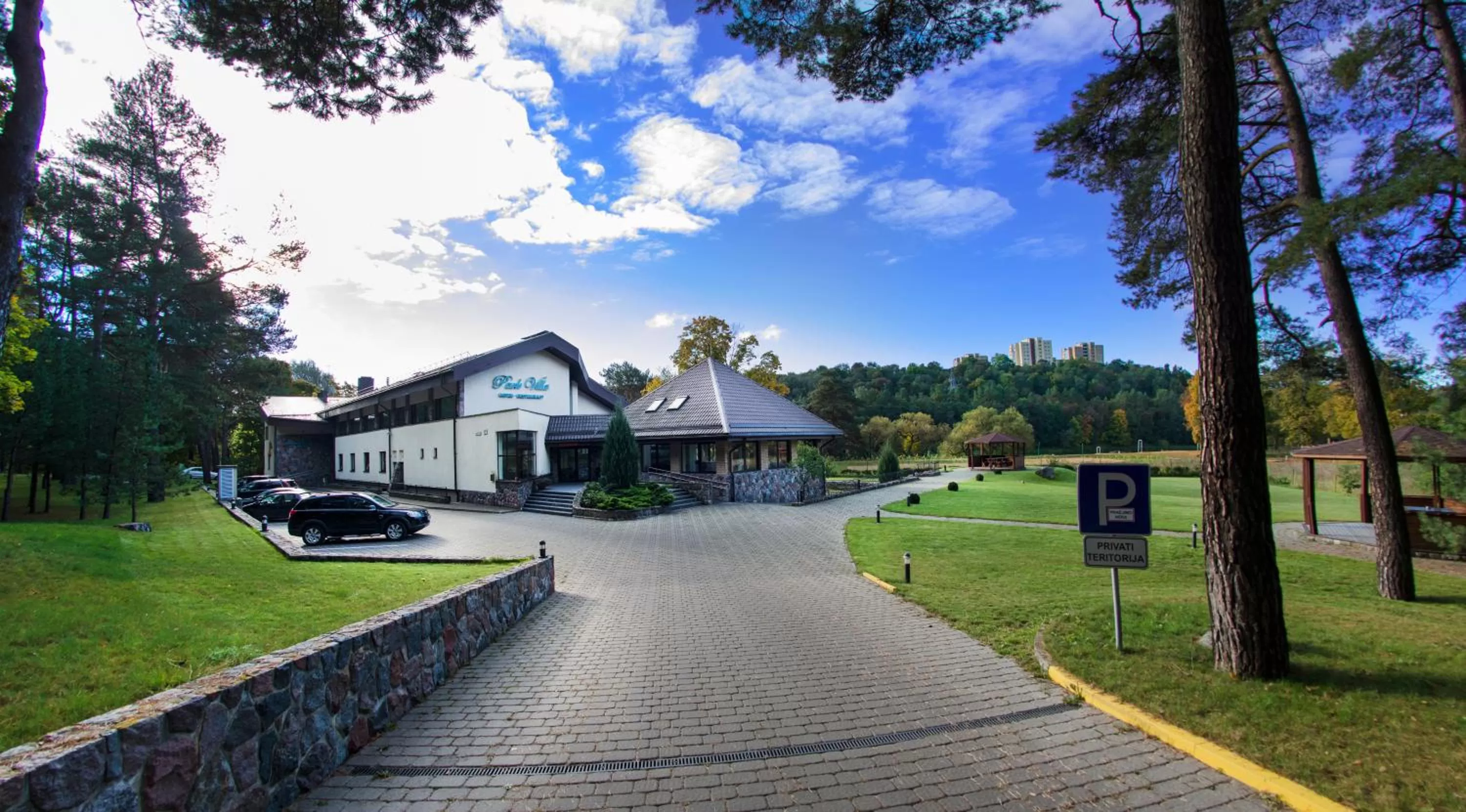 Facade/entrance in Park Villa Hotel