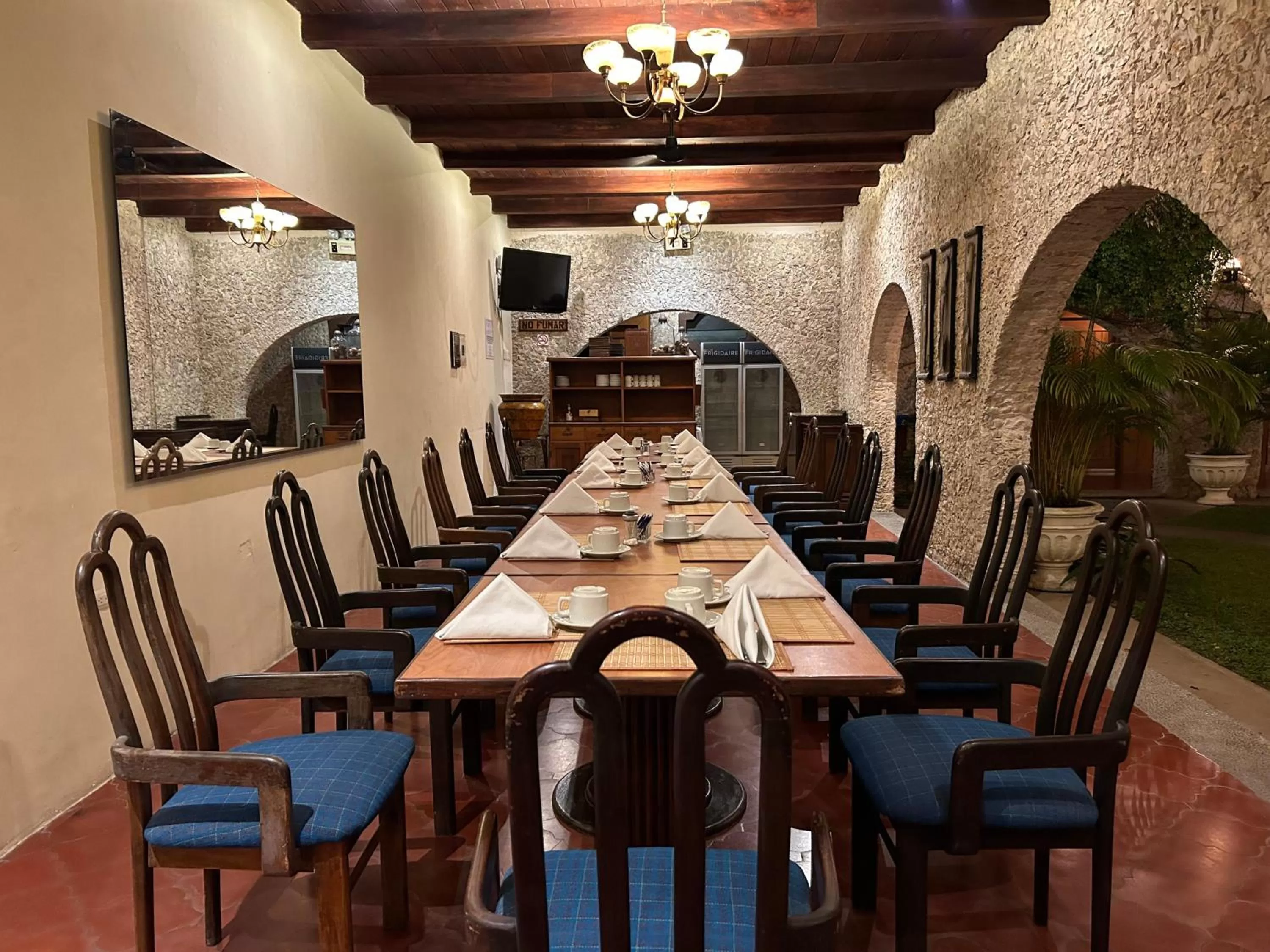 Dining area in Hotel del Patio