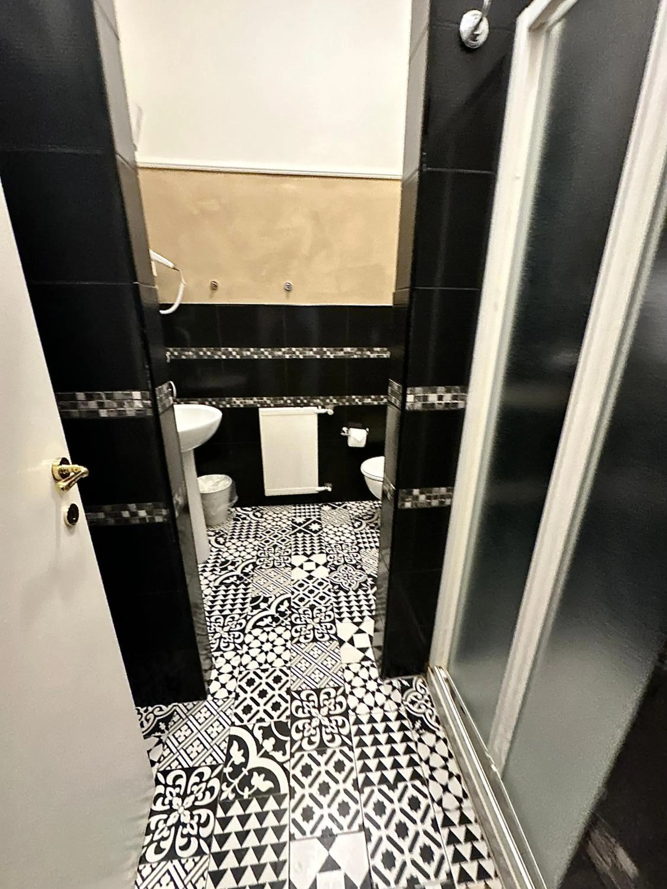 Shower in Boutique Hotel Calais Milano