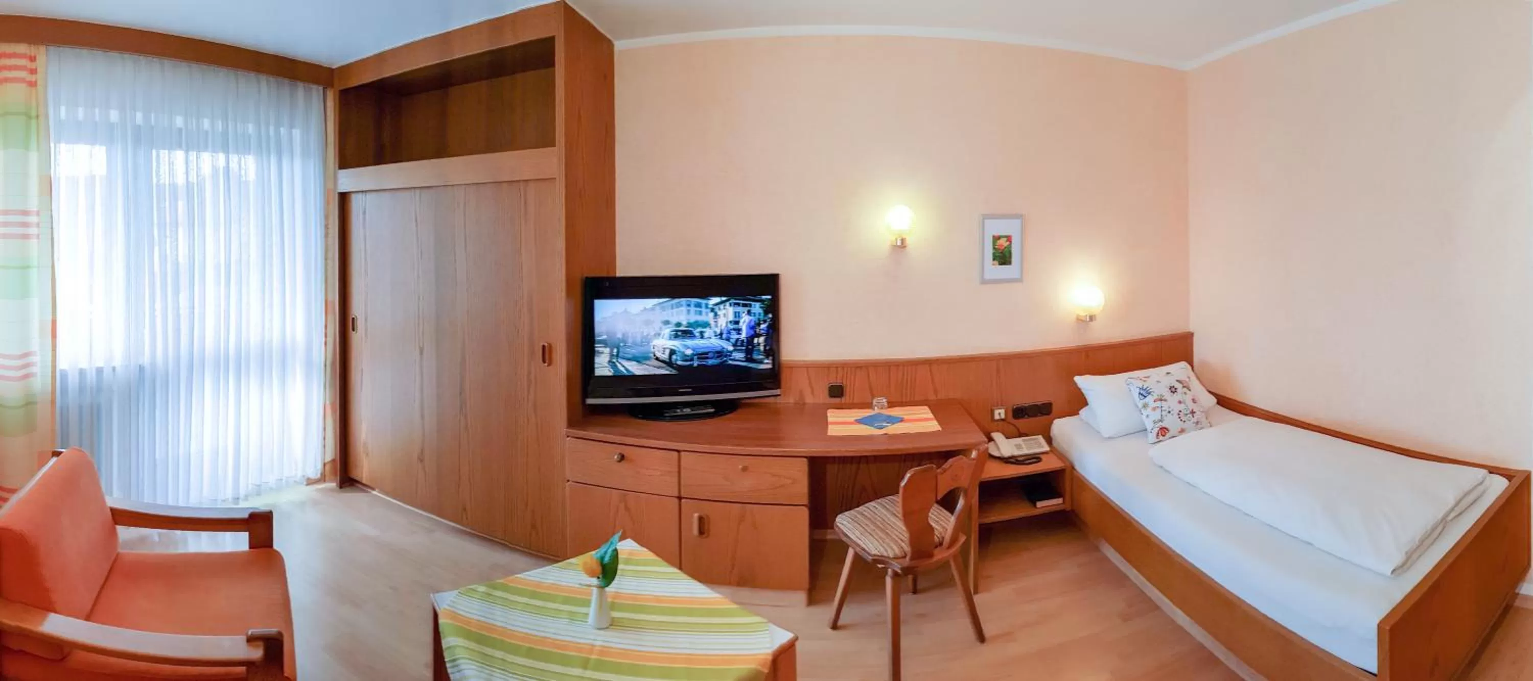 Photo of the whole room, Bed in Kurhotel Anders