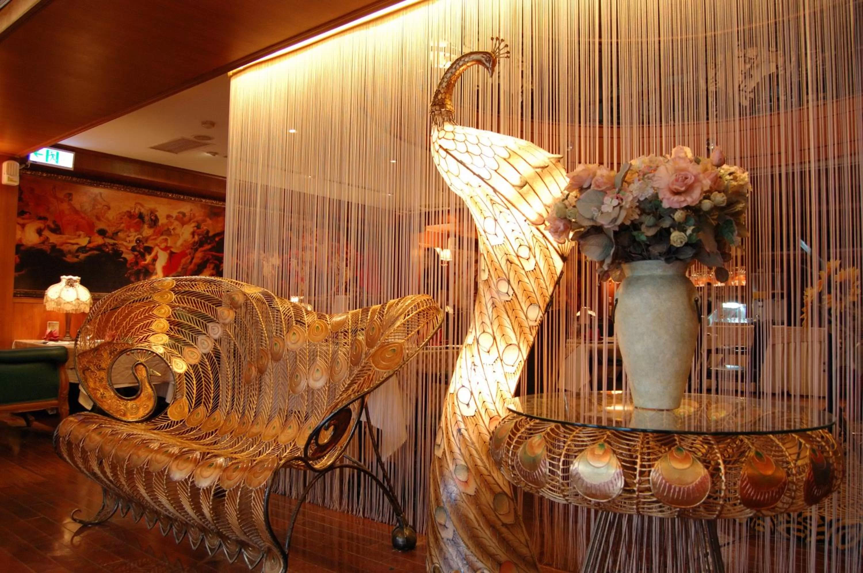 Decorative detail in Grand Boss Hotel