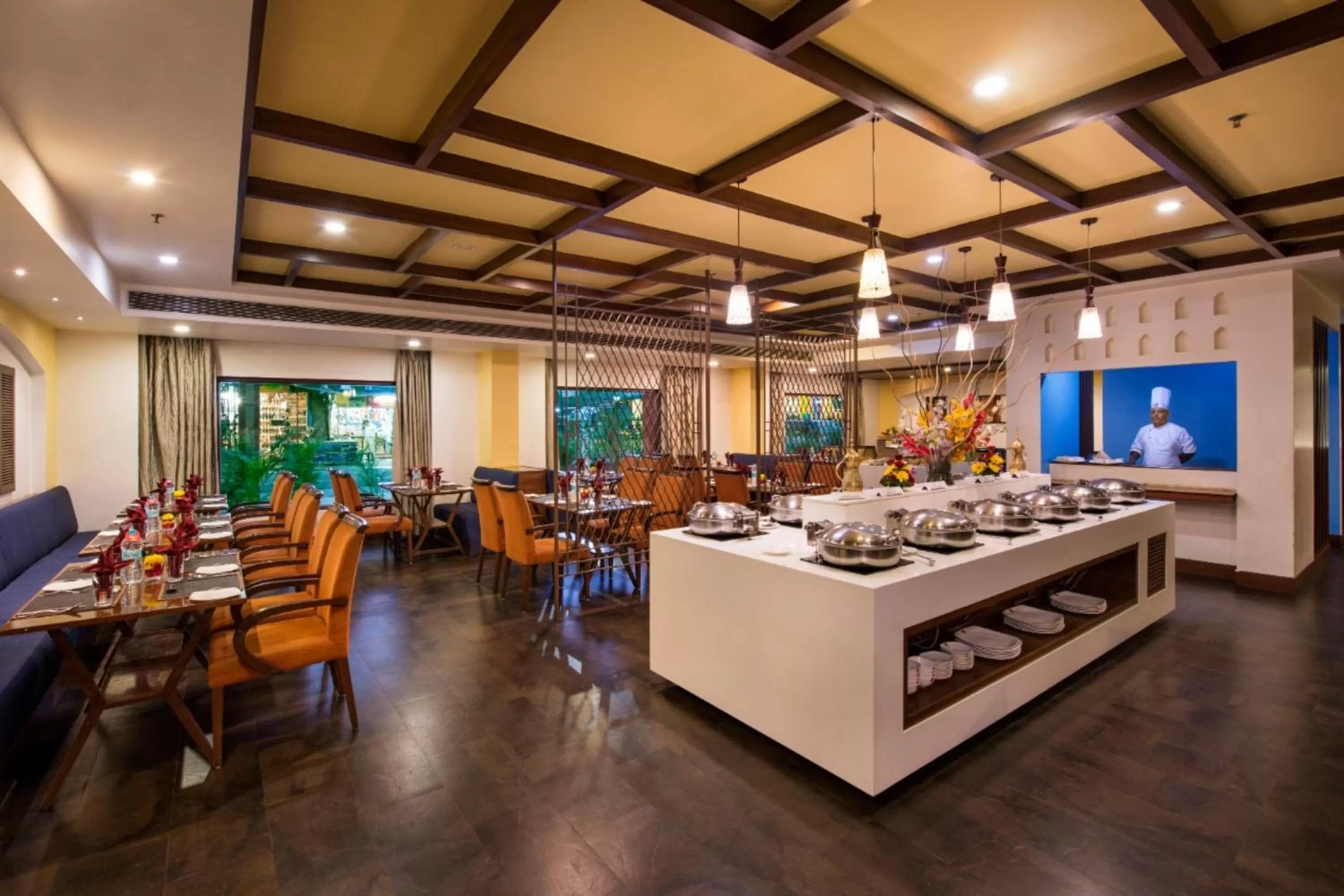 Restaurant/places to eat in Hotel Abigail Goradia's