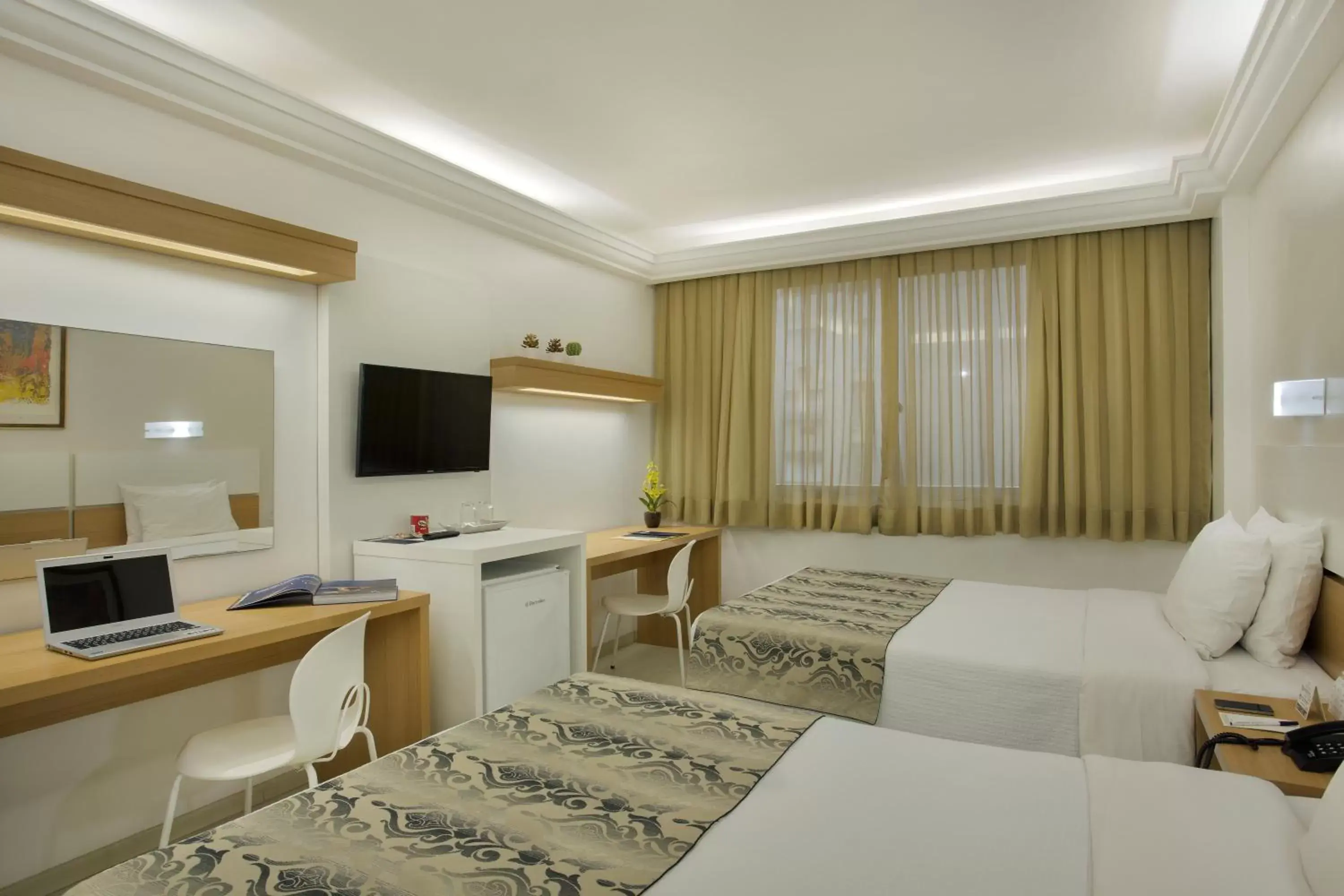 Standard Triple Room in Copa Sul Hotel Standard Triple Room in Copa Sul Hotel