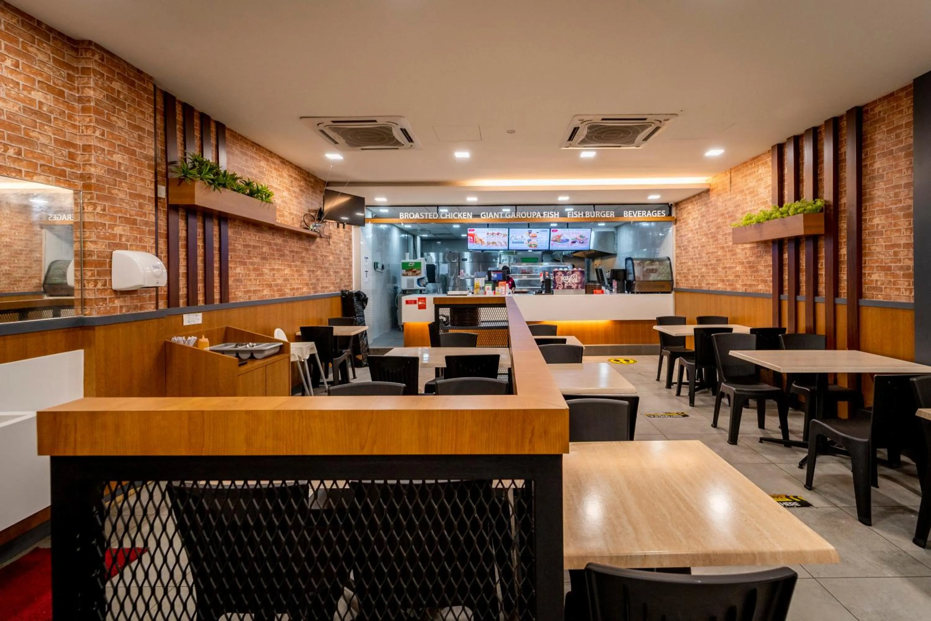 Restaurant/places to eat in East Riverine Boutique Hotel