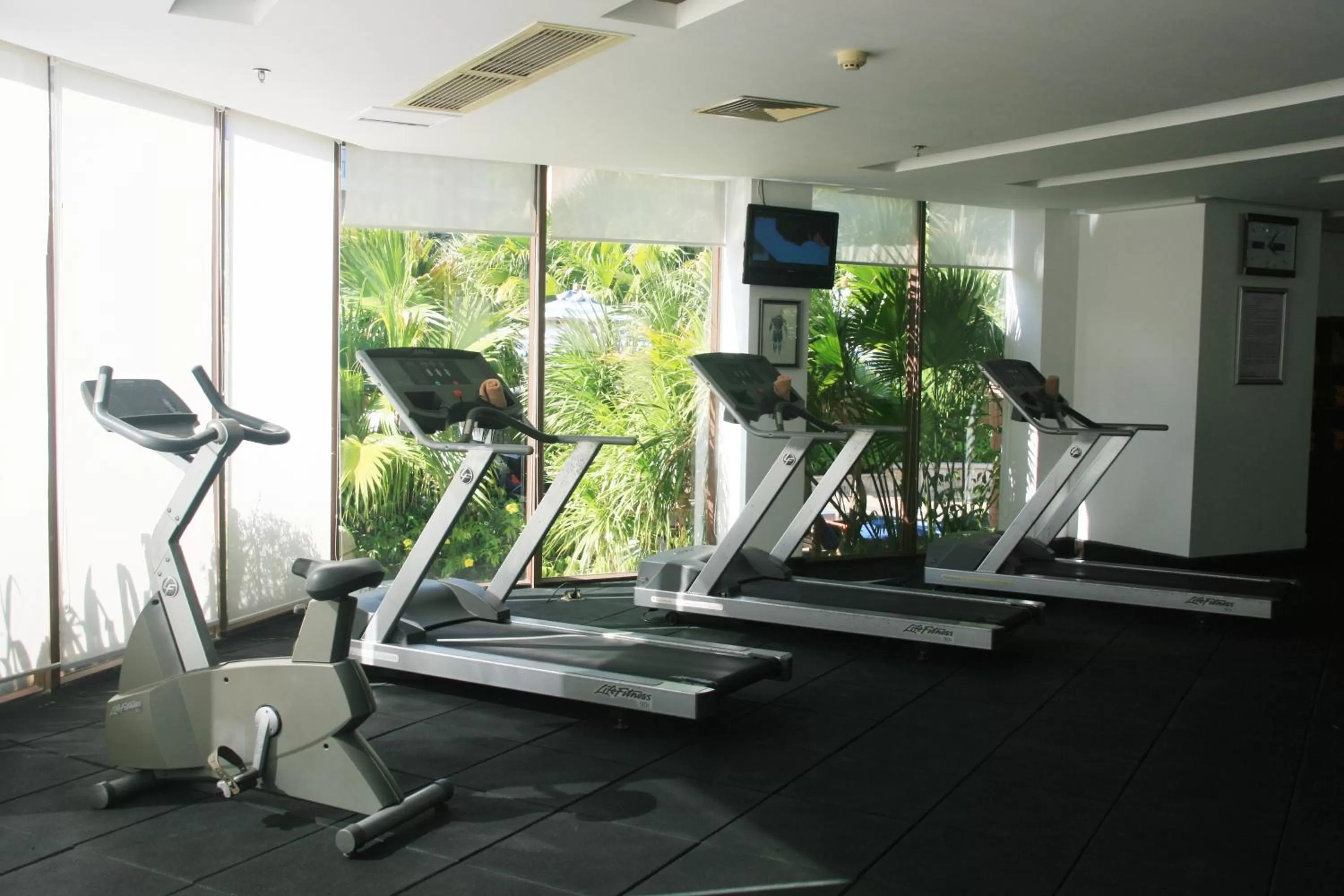 Fitness centre/facilities in Pullman Sanya Yalong Bay Villas & Resort