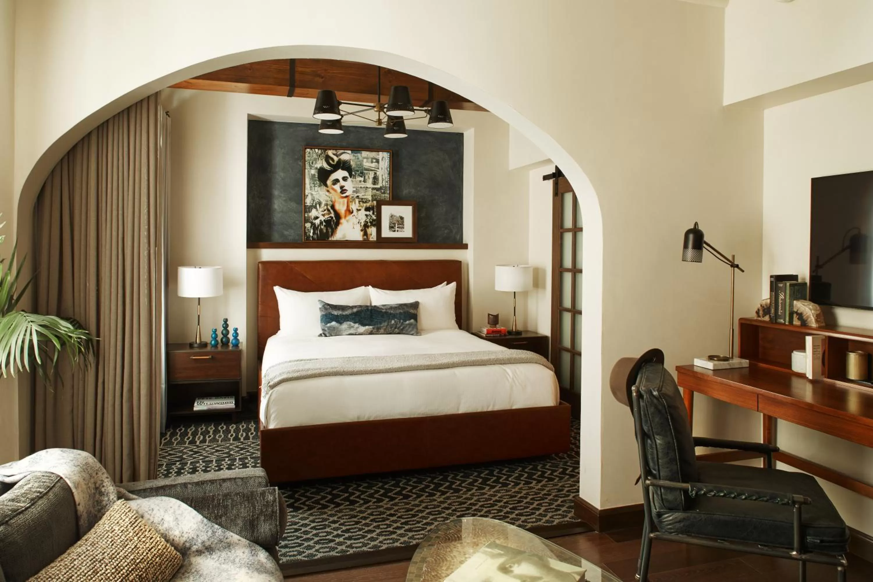 Bedroom, Bed in Hotel Figueroa, Unbound Collection by Hyatt