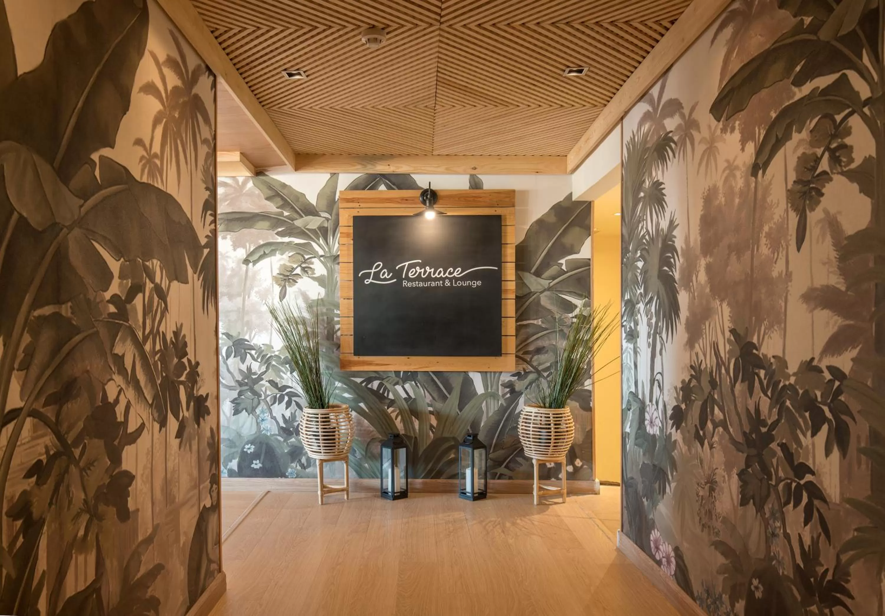 Restaurant/places to eat in The President Hotel Cairo