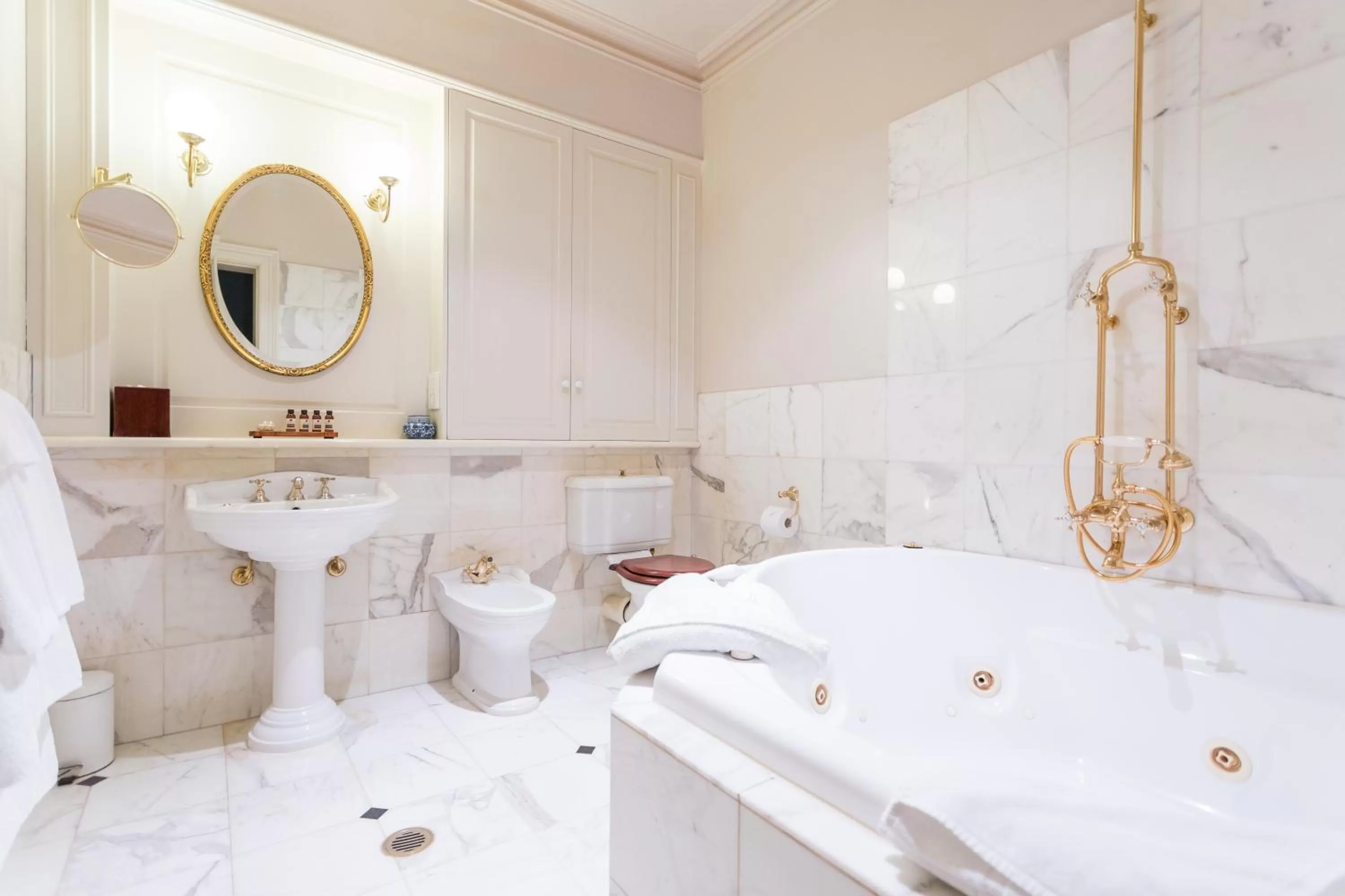 Shower in Chateau Yering