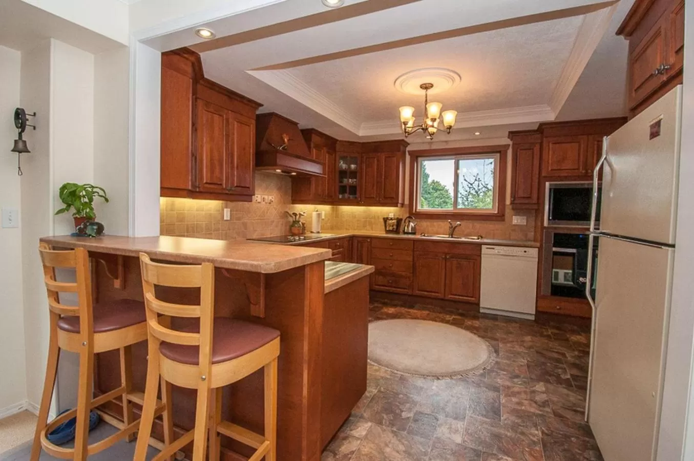 Kitchen/Kitchenette in Laurel's Cottage by Elevate Rooms