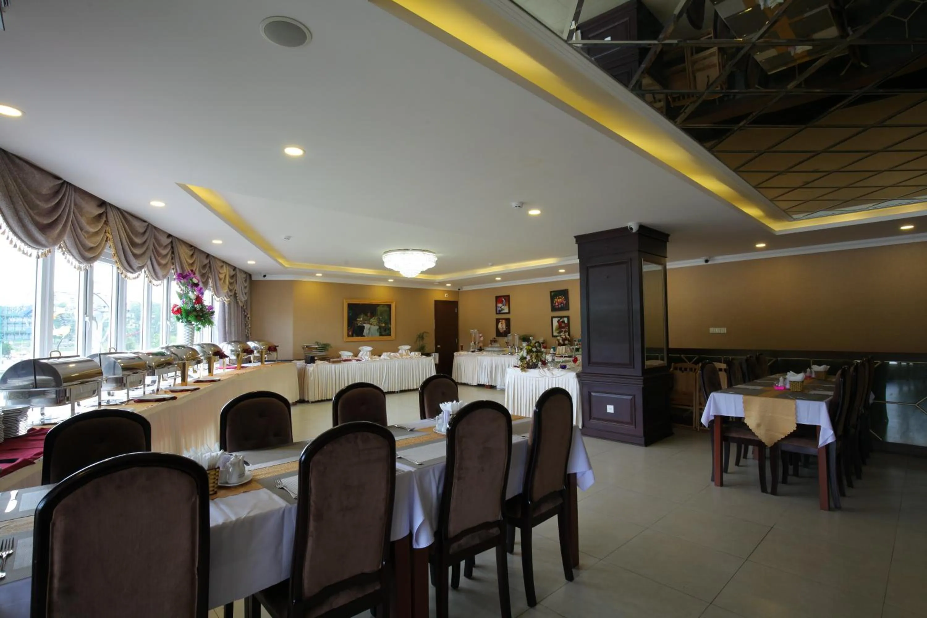 Restaurant/places to eat in Kings Hotel Dalat