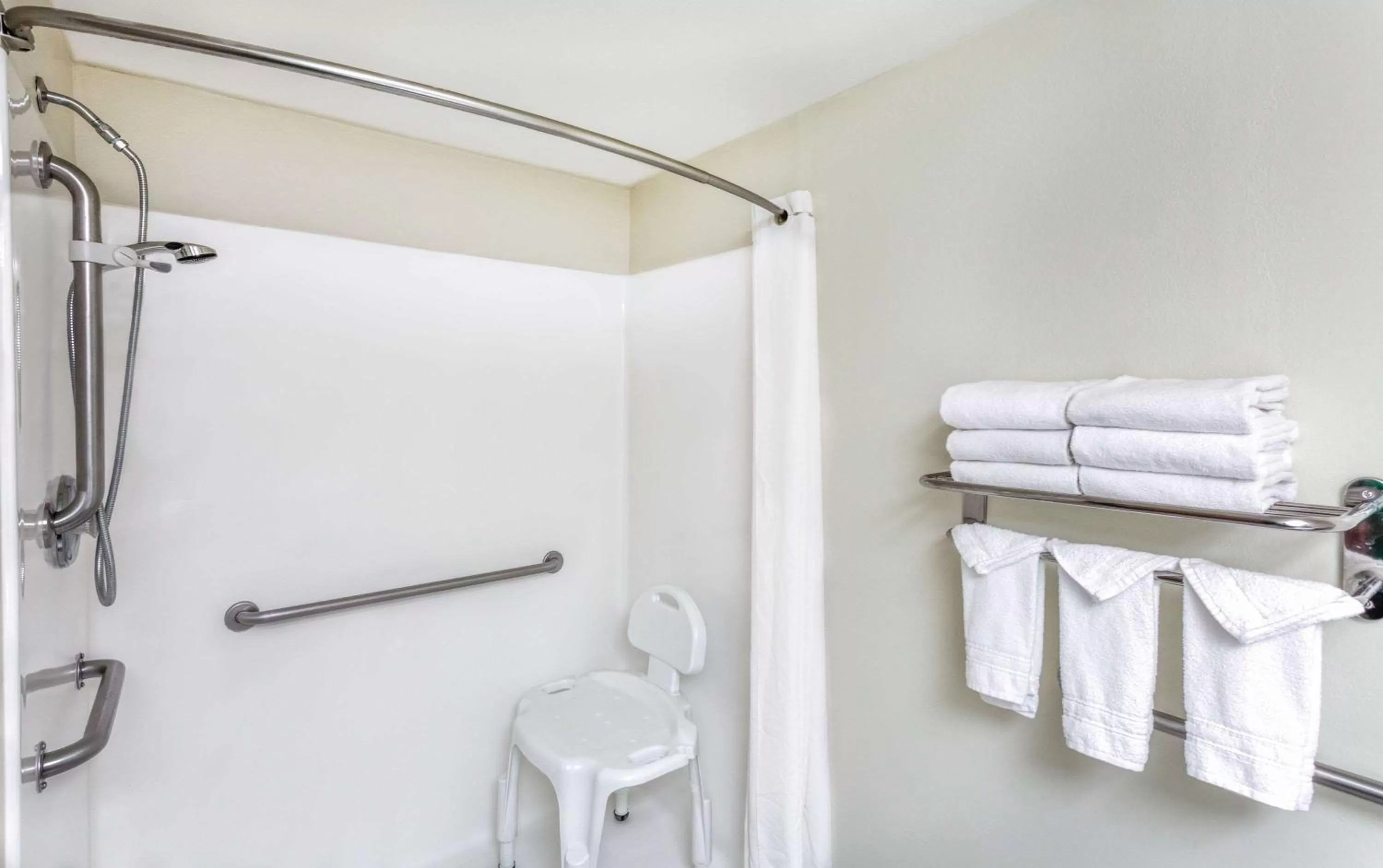 Shower in Super 8 by Wyndham Heyburn