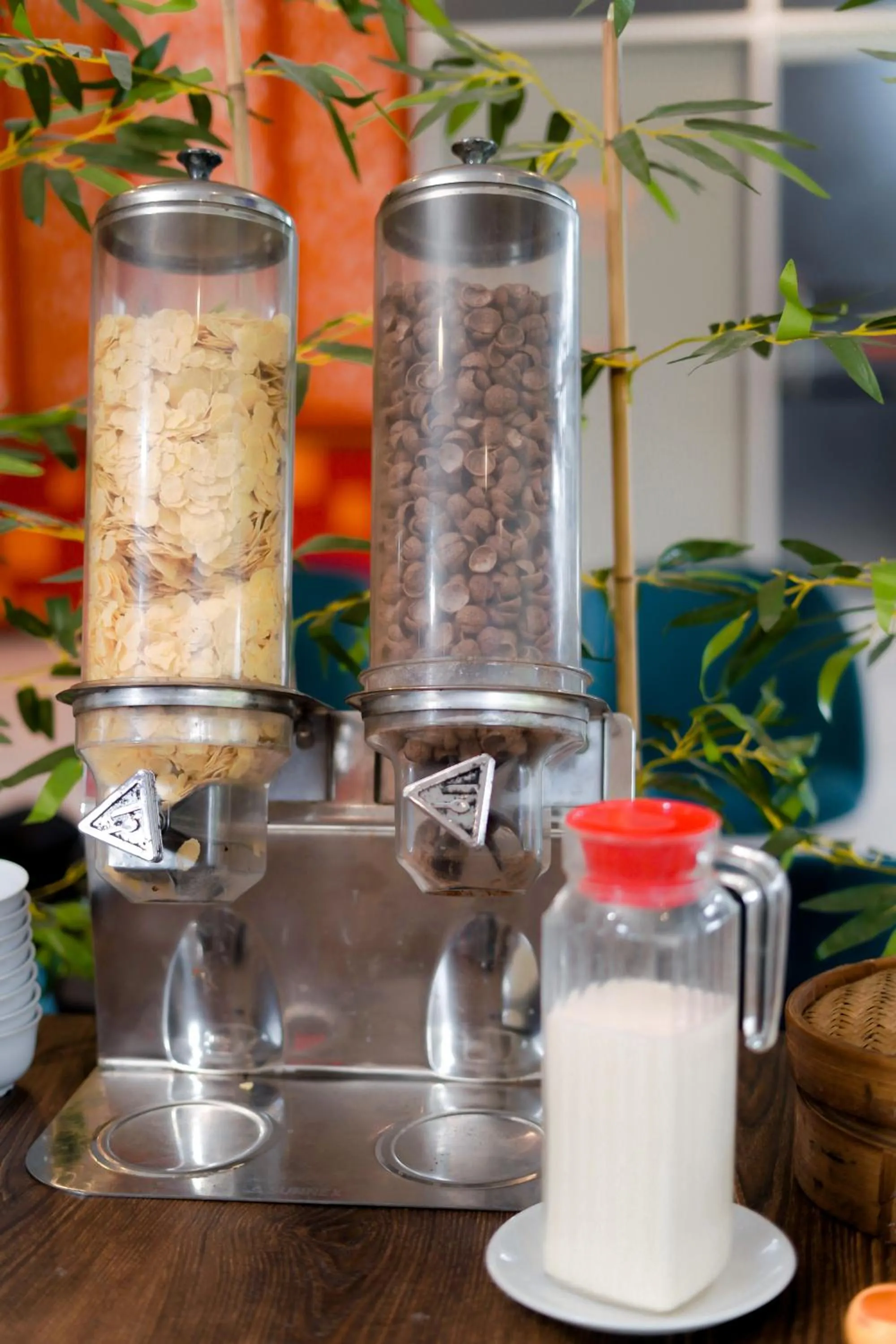 Restaurant/places to eat in Front One Hotel Purwodadi