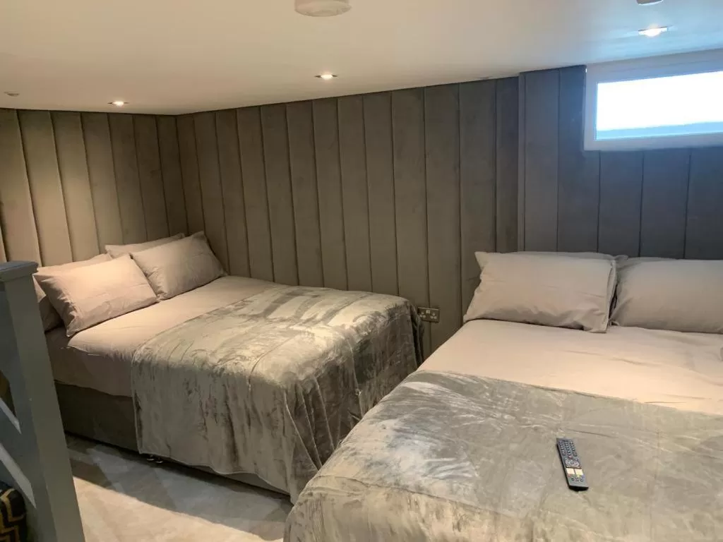 Bed in Belvedere Aparthotel - 83 Mount Pleasant