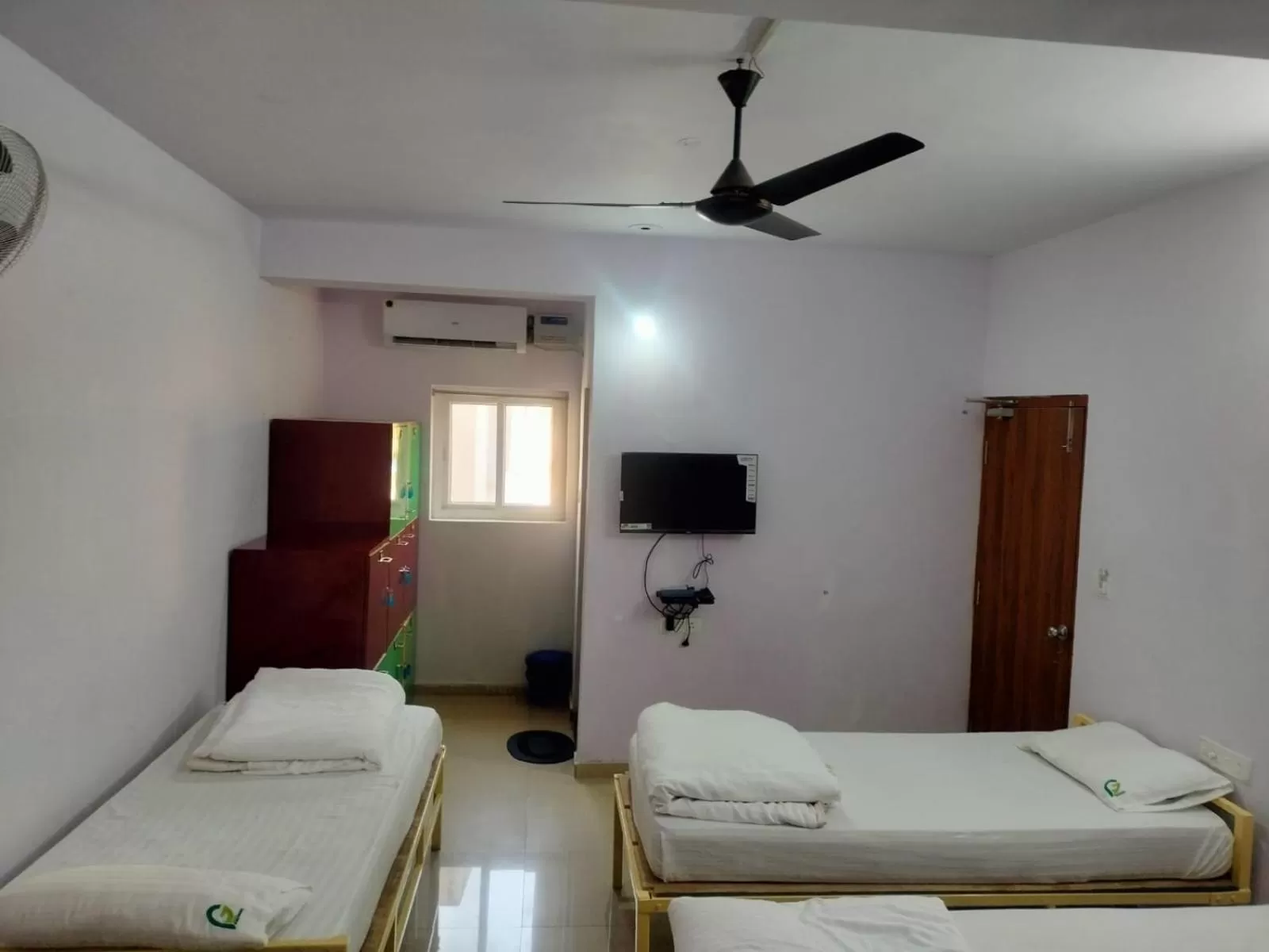 Bed in HOTEL PURI GREENS