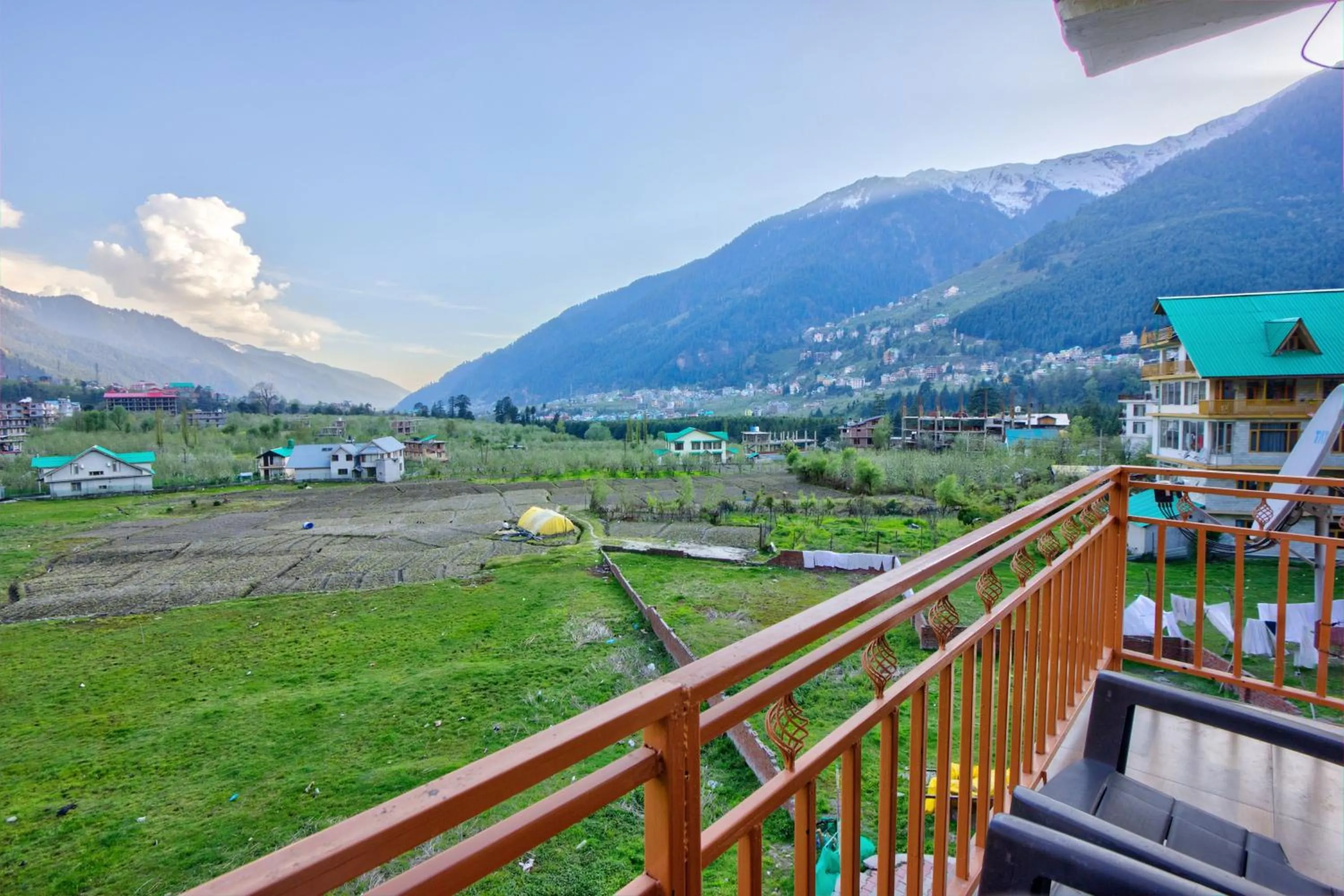 Day in Thrill Nature Cottage