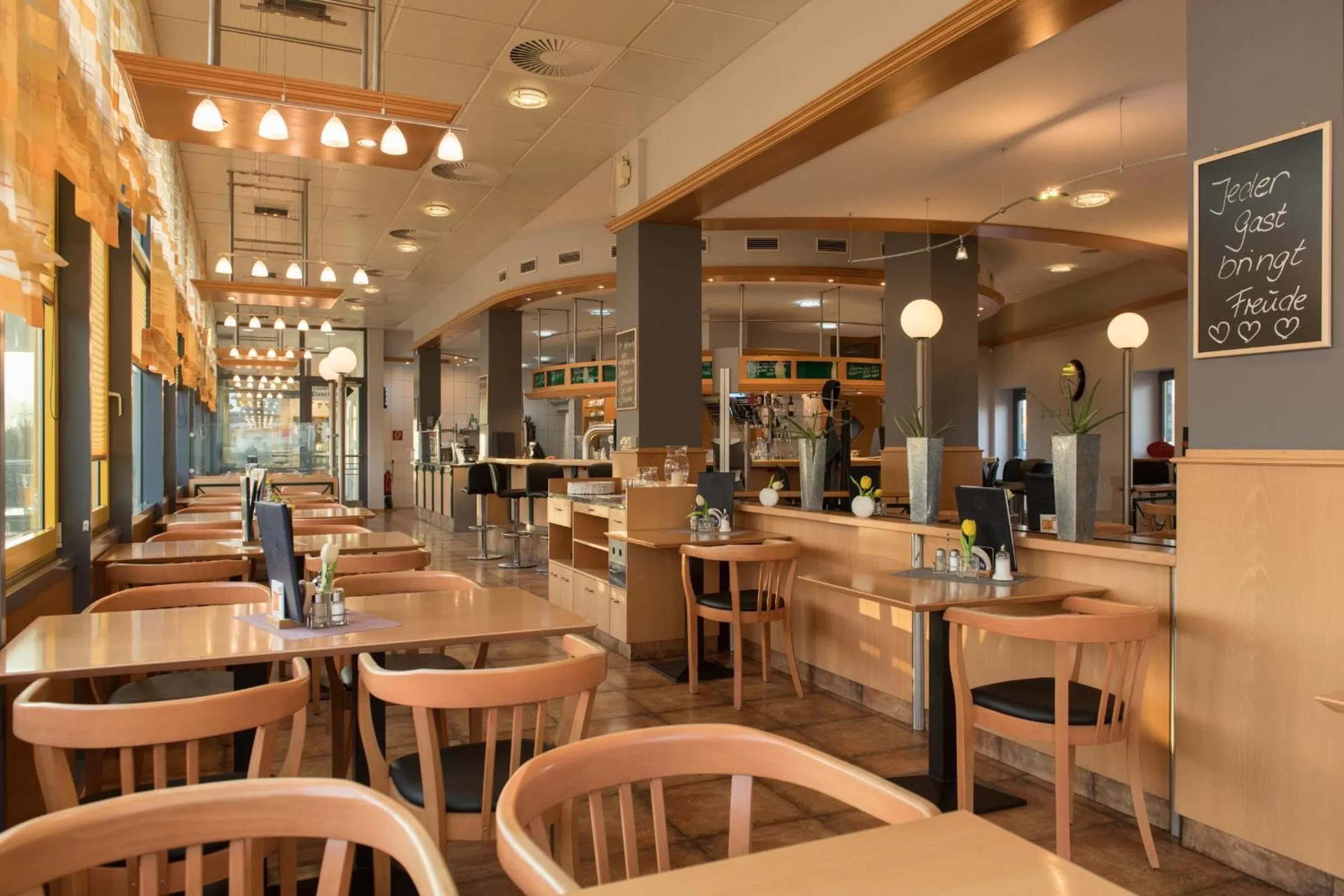 Restaurant/places to eat, Lounge/Bar in An der A 30 UG