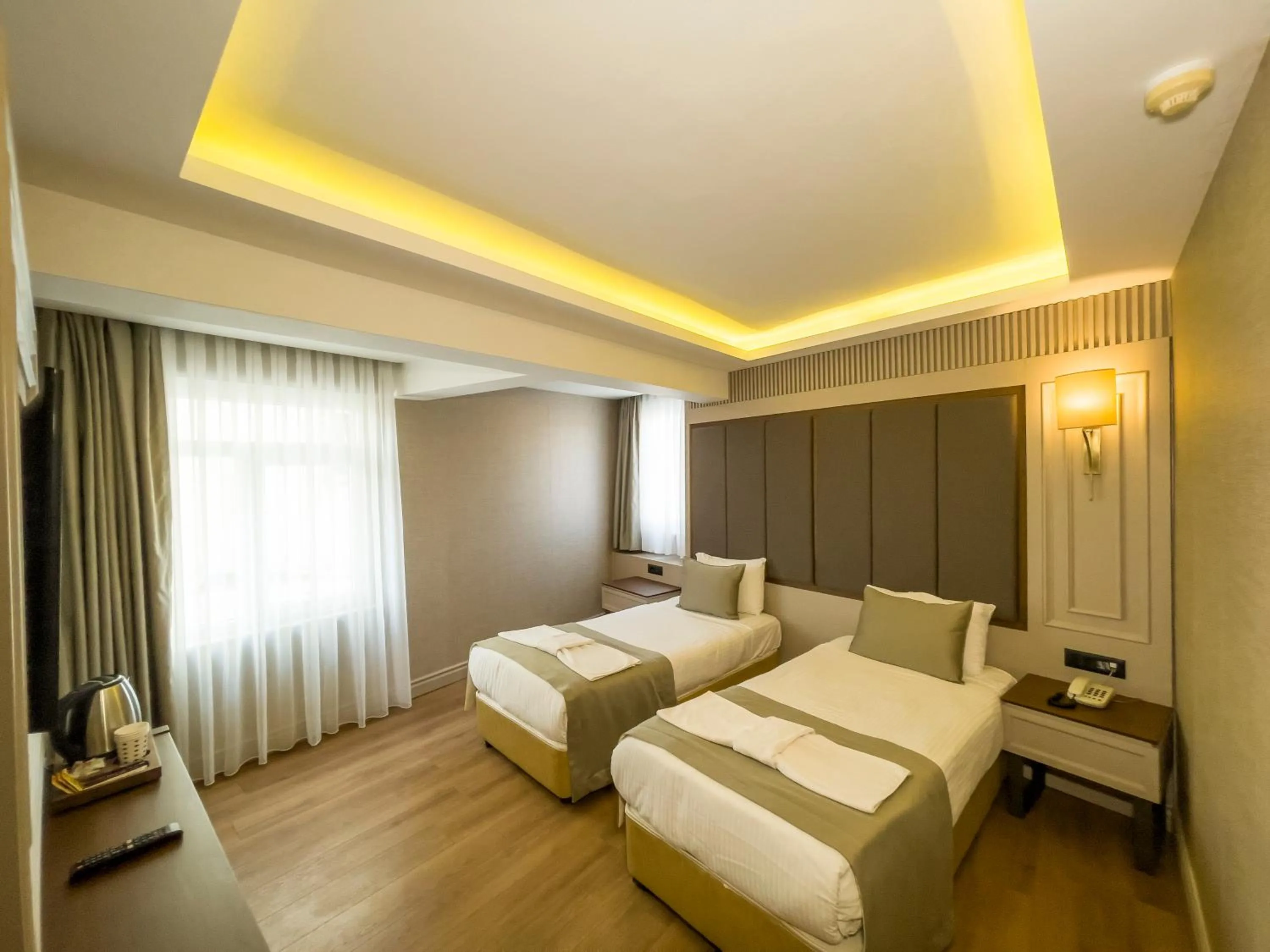 Photo of the whole room, Bed in Martinenz Hotel