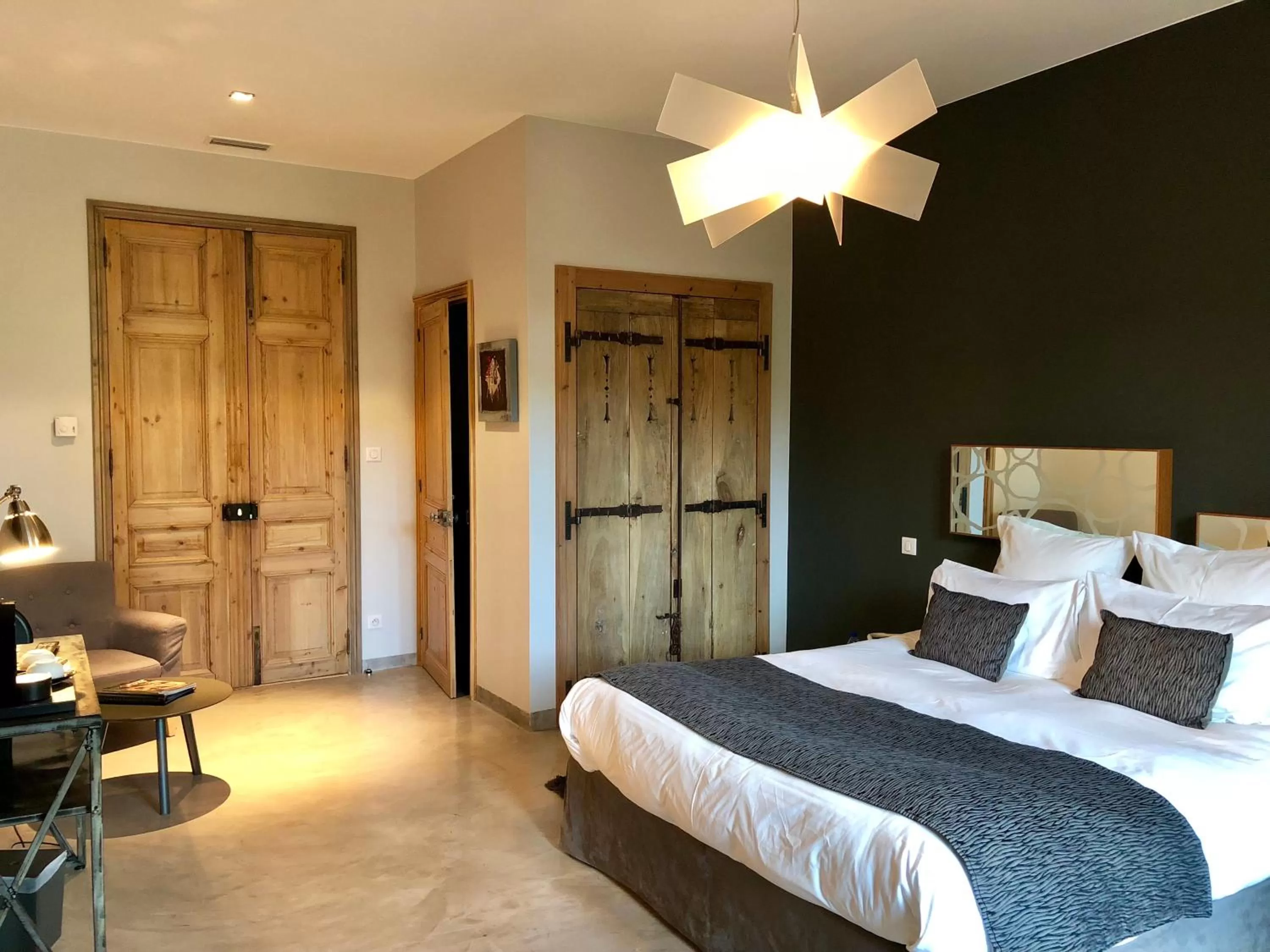 Bed in Le Mas de l'Espérance - Chambres d'hôtes de Prestige