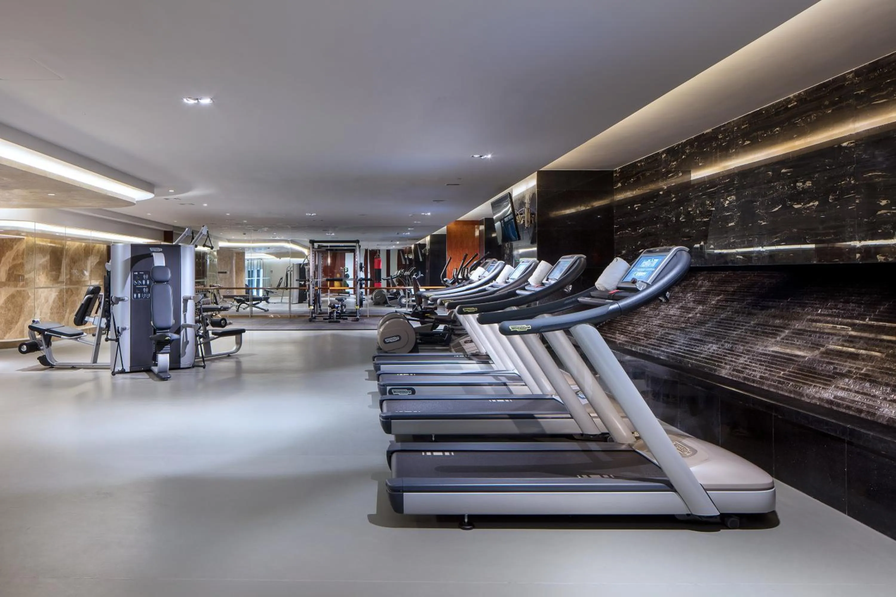 Fitness centre/facilities in Sofitel Guiyang Hunter